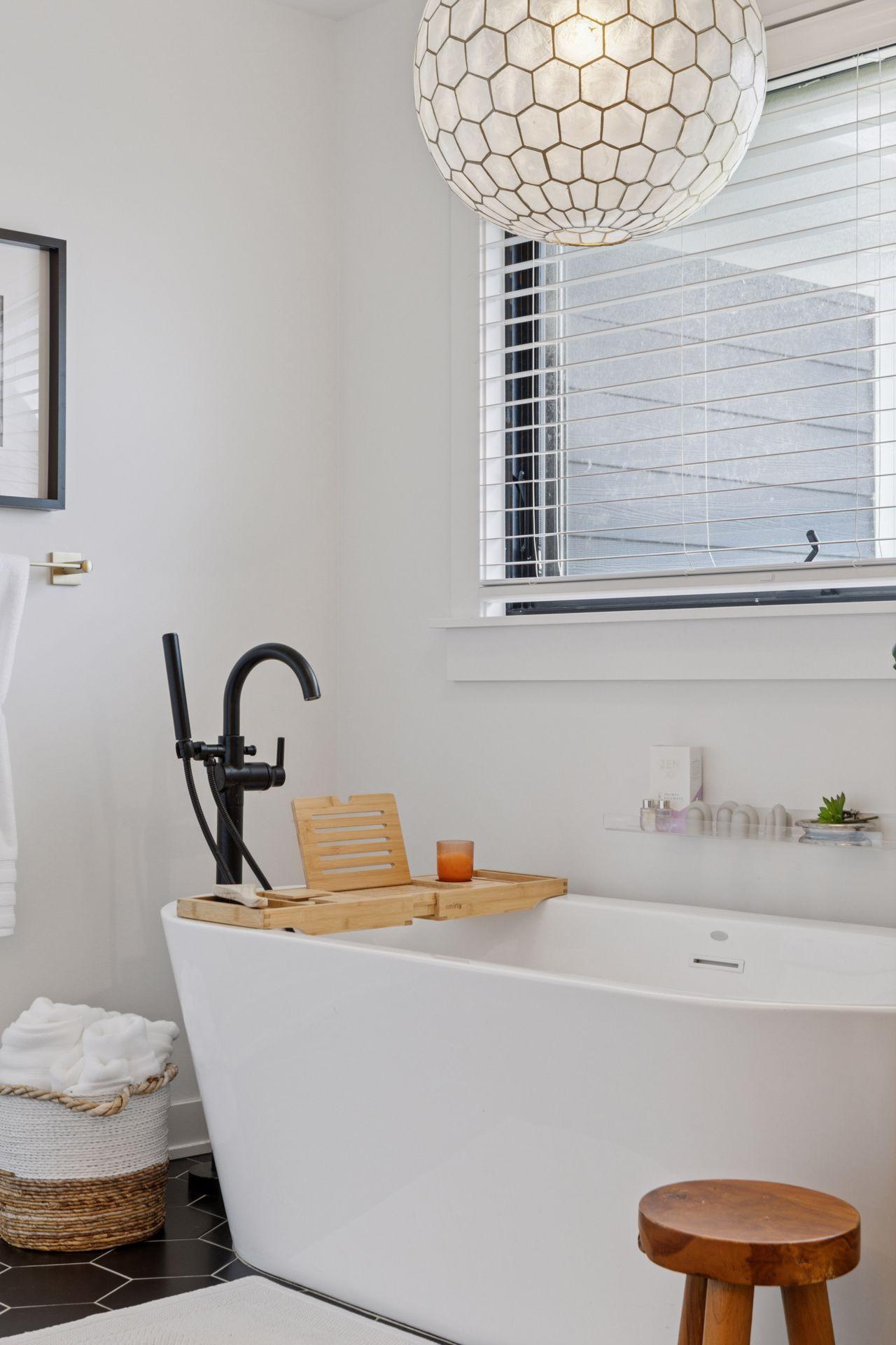 Woodbury, Minnesota, 55129, United States, 6 Bedrooms Bedrooms, ,6 BathroomsBathrooms,Residential,Active,1871286