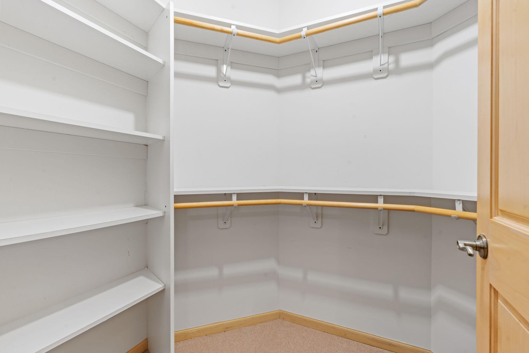 Wayzata, Minnesota, 55391, United States, 4 Bedrooms Bedrooms, ,3 BathroomsBathrooms,Residential,Active,1953718