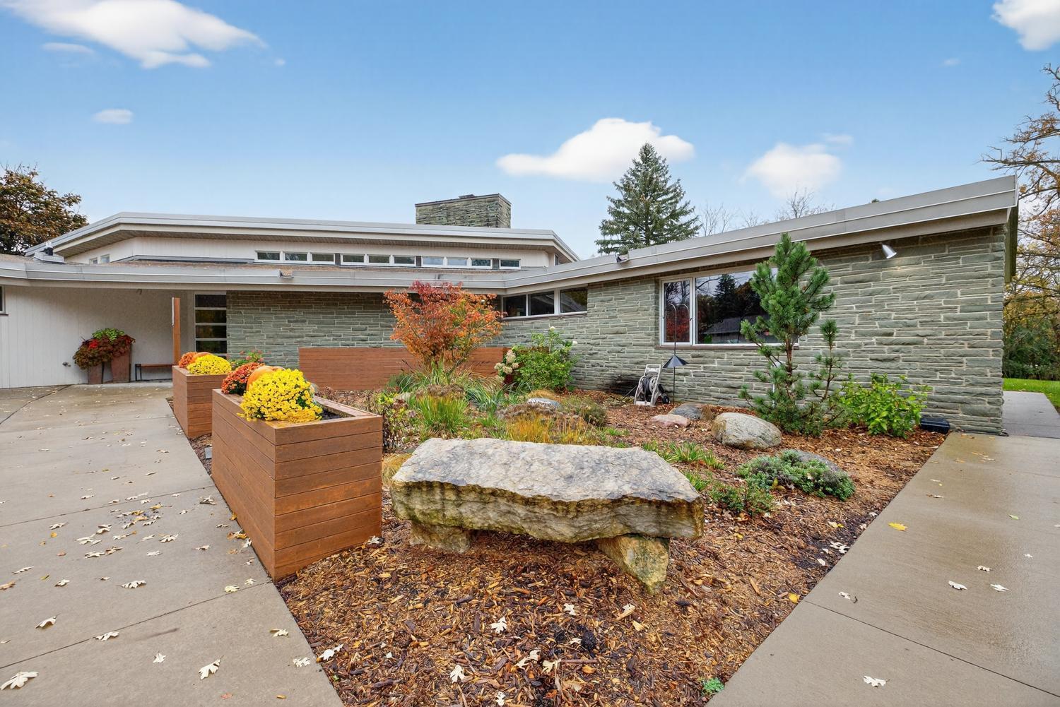 Rochester, Minnesota, 55902, United States, 10 Bedrooms Bedrooms, ,6 BathroomsBathrooms,Residential,Active,1970931