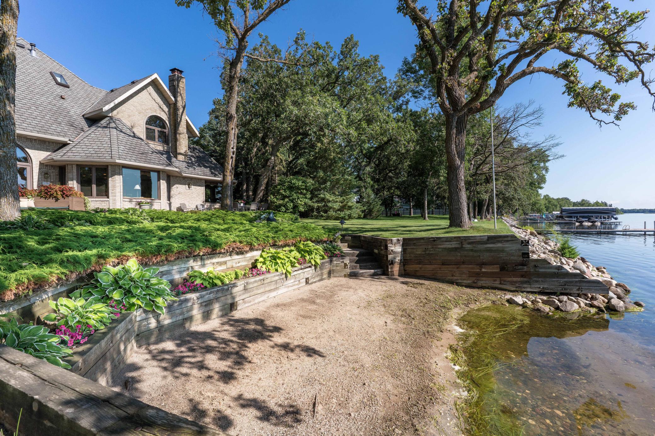 Alexandria, Minnesota, 56308, United States, 4 Bedrooms Bedrooms, ,6 BathroomsBathrooms,Residential,Active,1964256
