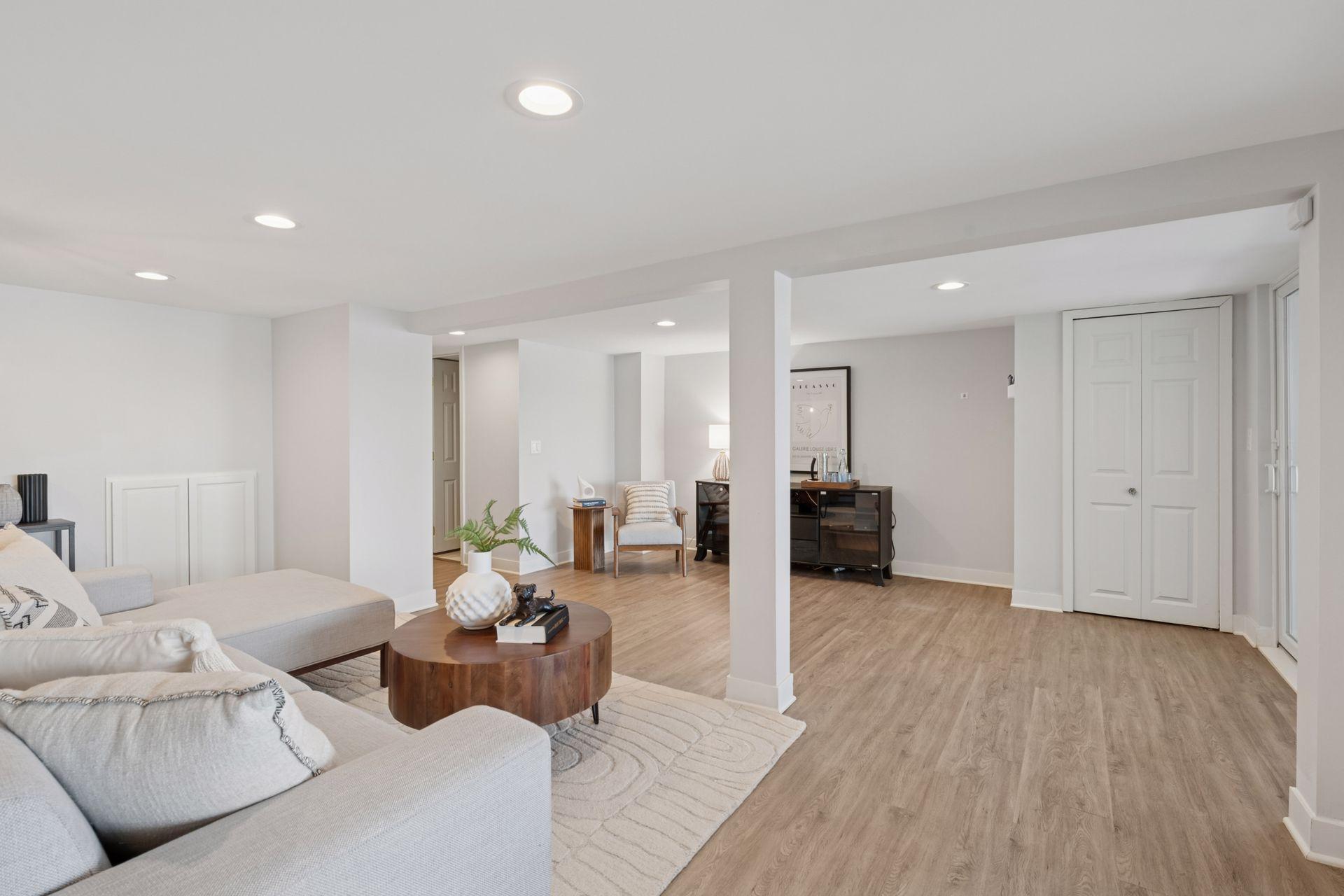 Minneapolis, Minnesota, 55441, United States, 4 Bedrooms Bedrooms, ,3 BathroomsBathrooms,Residential,Active,1953266