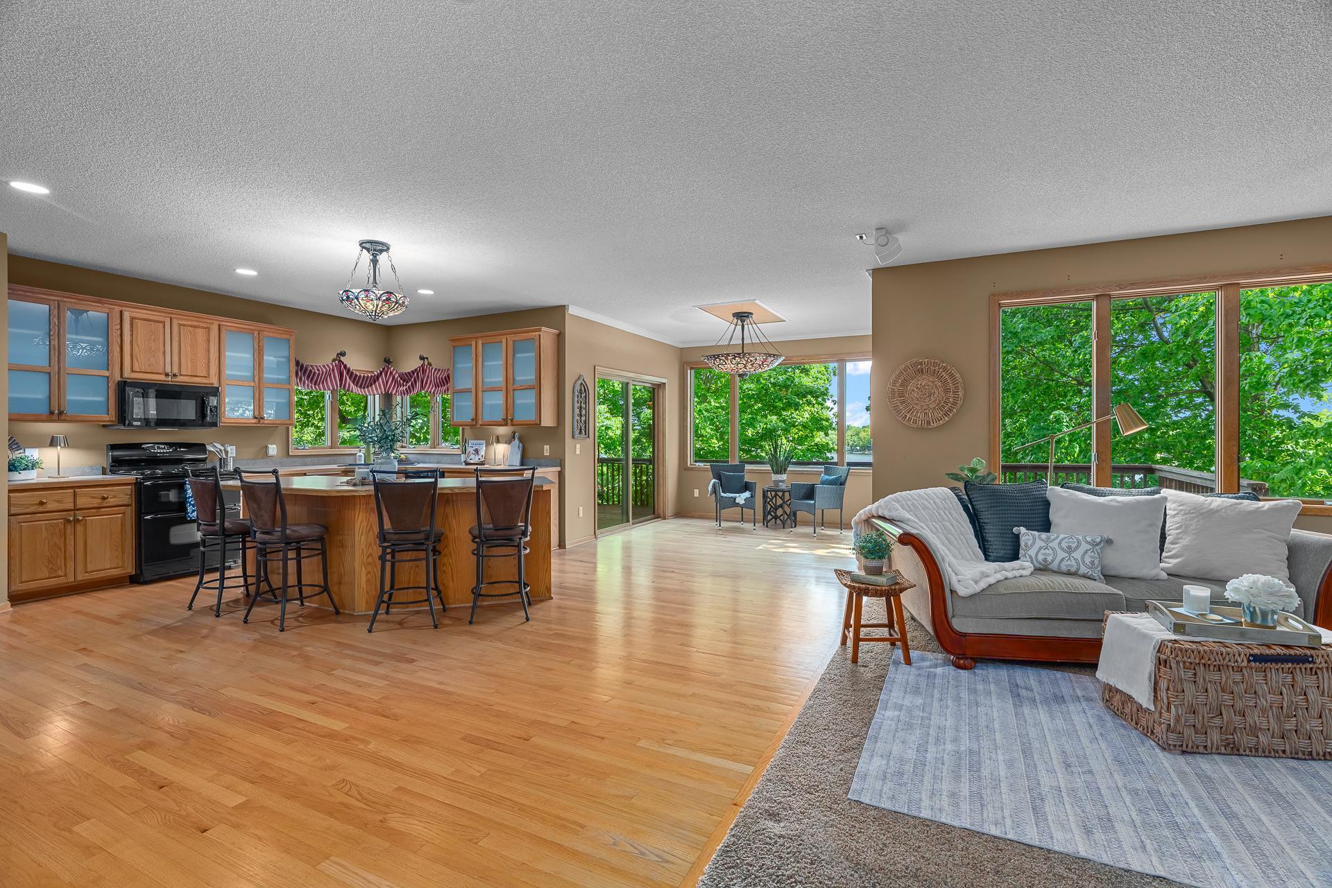 Prior Lake, Minnesota, 55372, United States, 4 Bedrooms Bedrooms, ,4 BathroomsBathrooms,Residential,Active,1995257