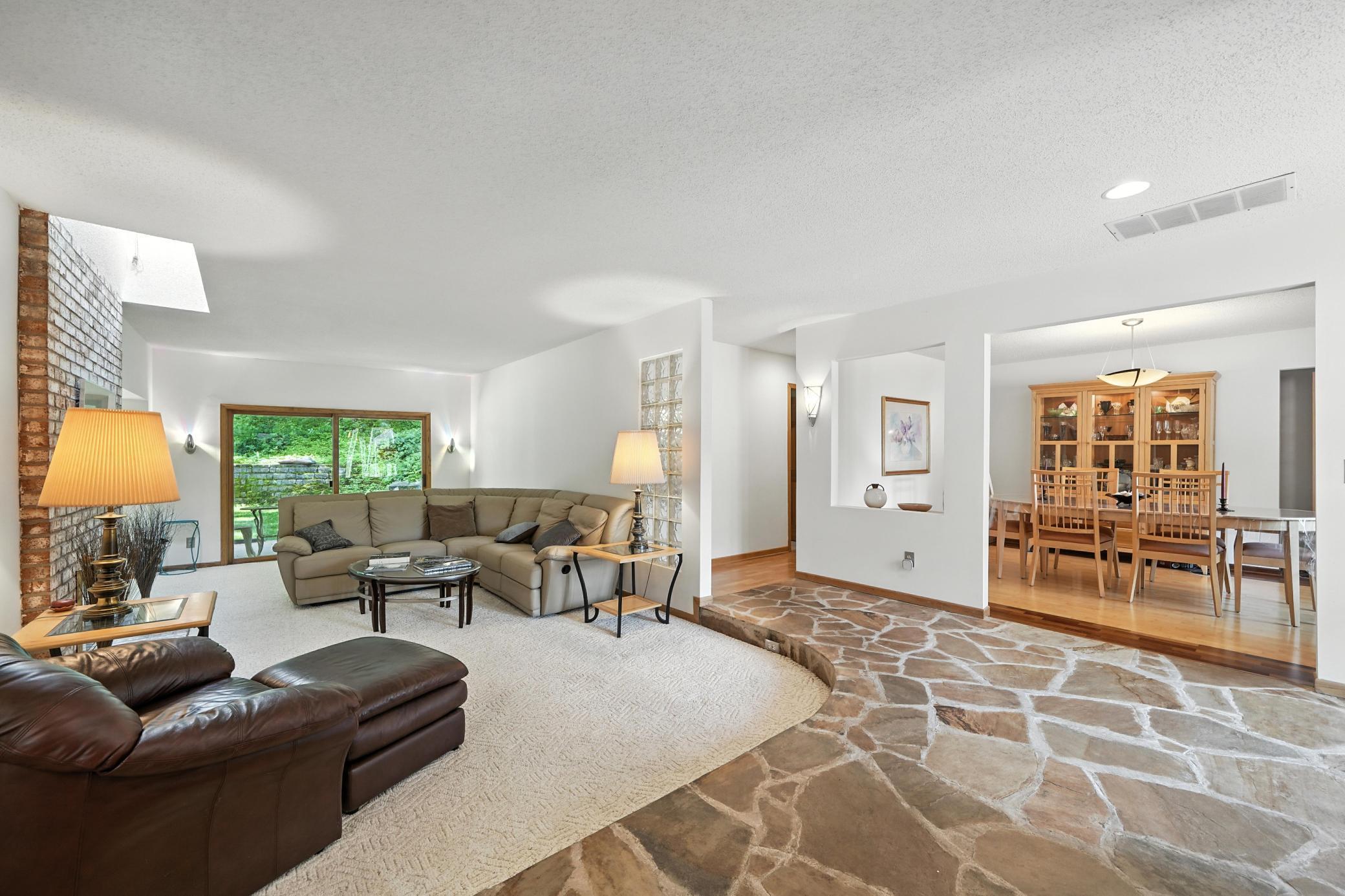 Orono, Minnesota, 55391, United States, 4 Bedrooms Bedrooms, ,3 BathroomsBathrooms,Residential,Active,1999170