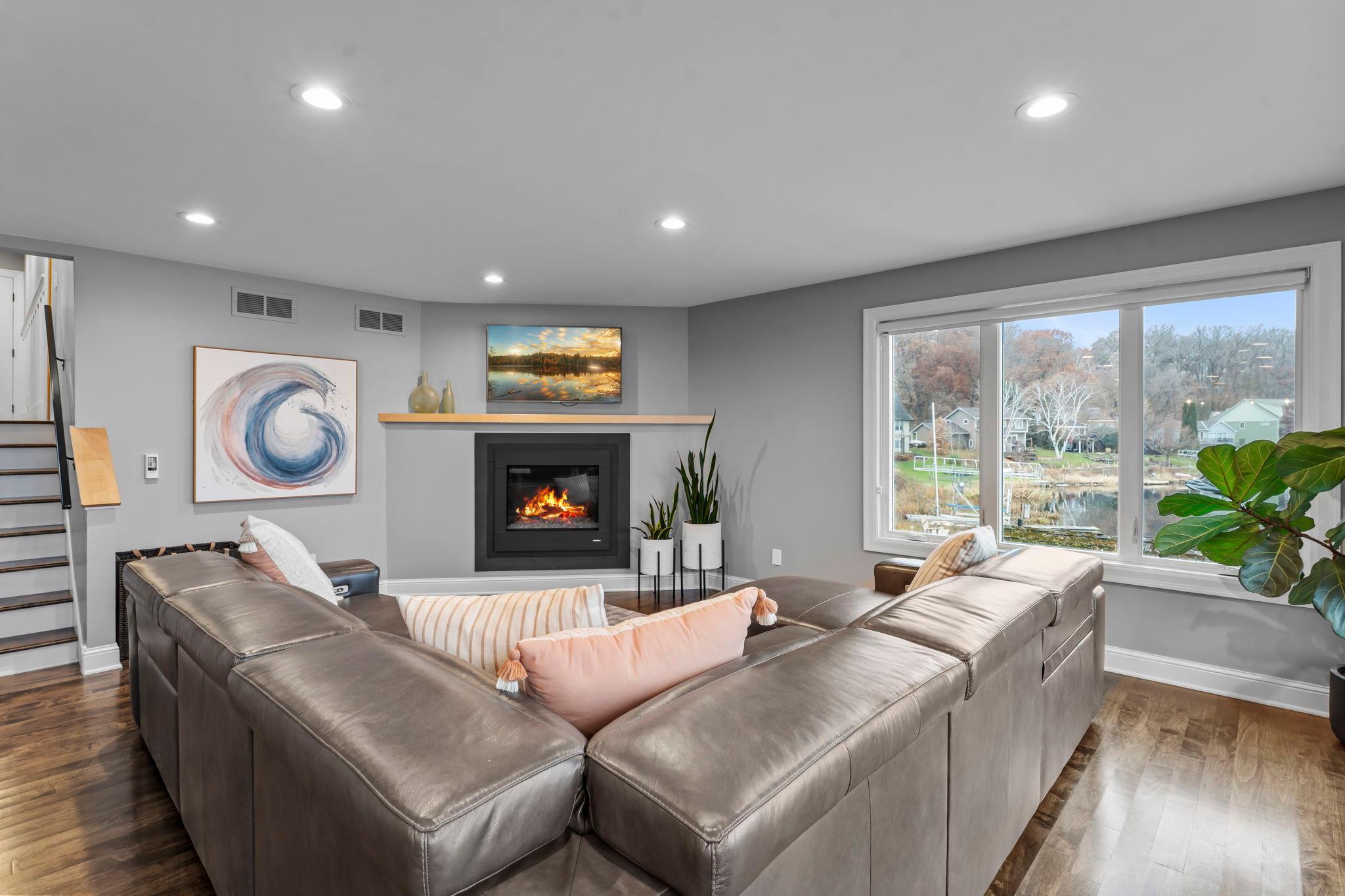 Saint Paul, Minnesota, 55126, United States, 4 Bedrooms Bedrooms, ,4 BathroomsBathrooms,Residential,Active,2027818