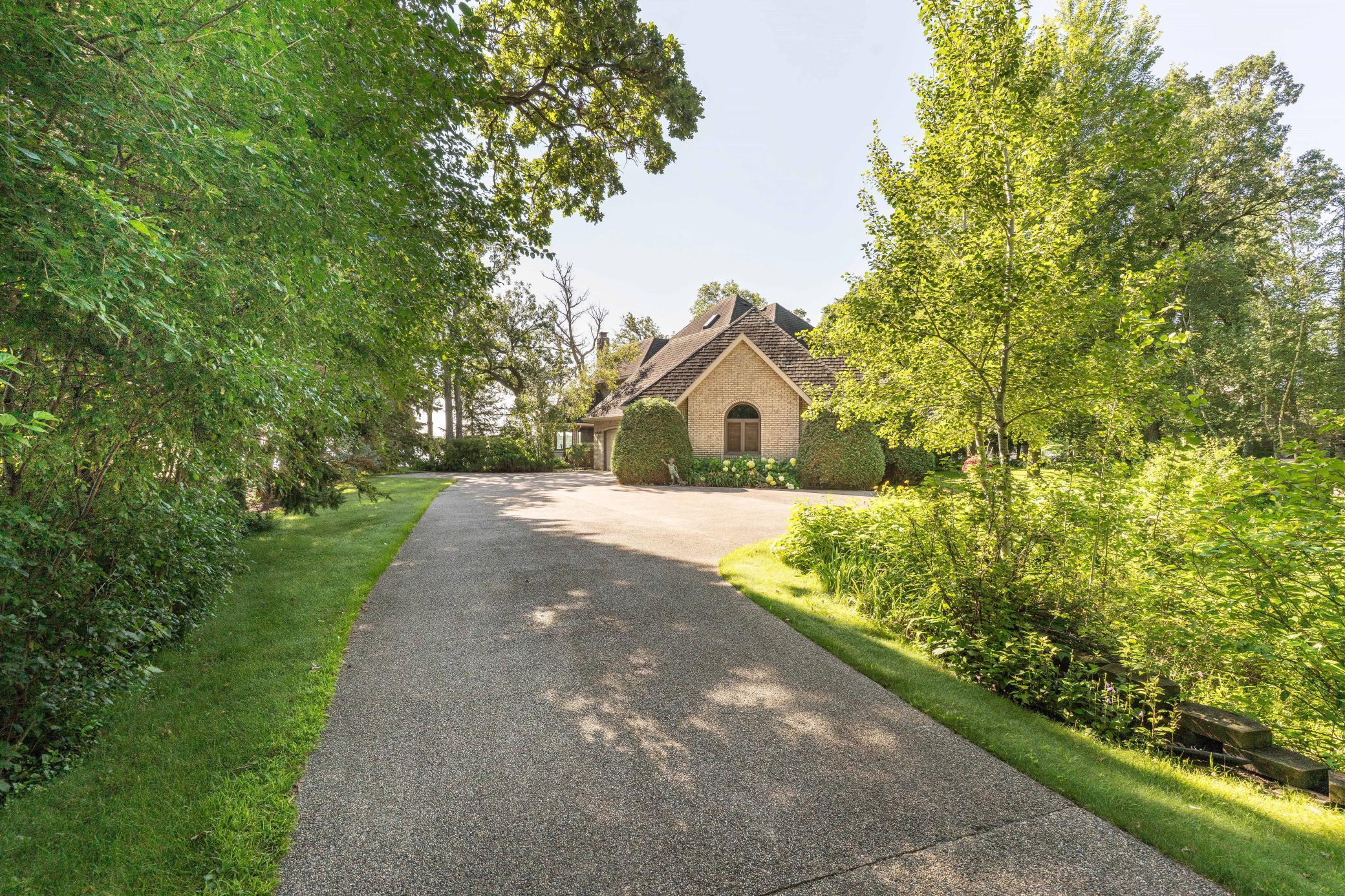 Alexandria, Minnesota, 56308, United States, 4 Bedrooms Bedrooms, ,6 BathroomsBathrooms,Residential,Active,1964256