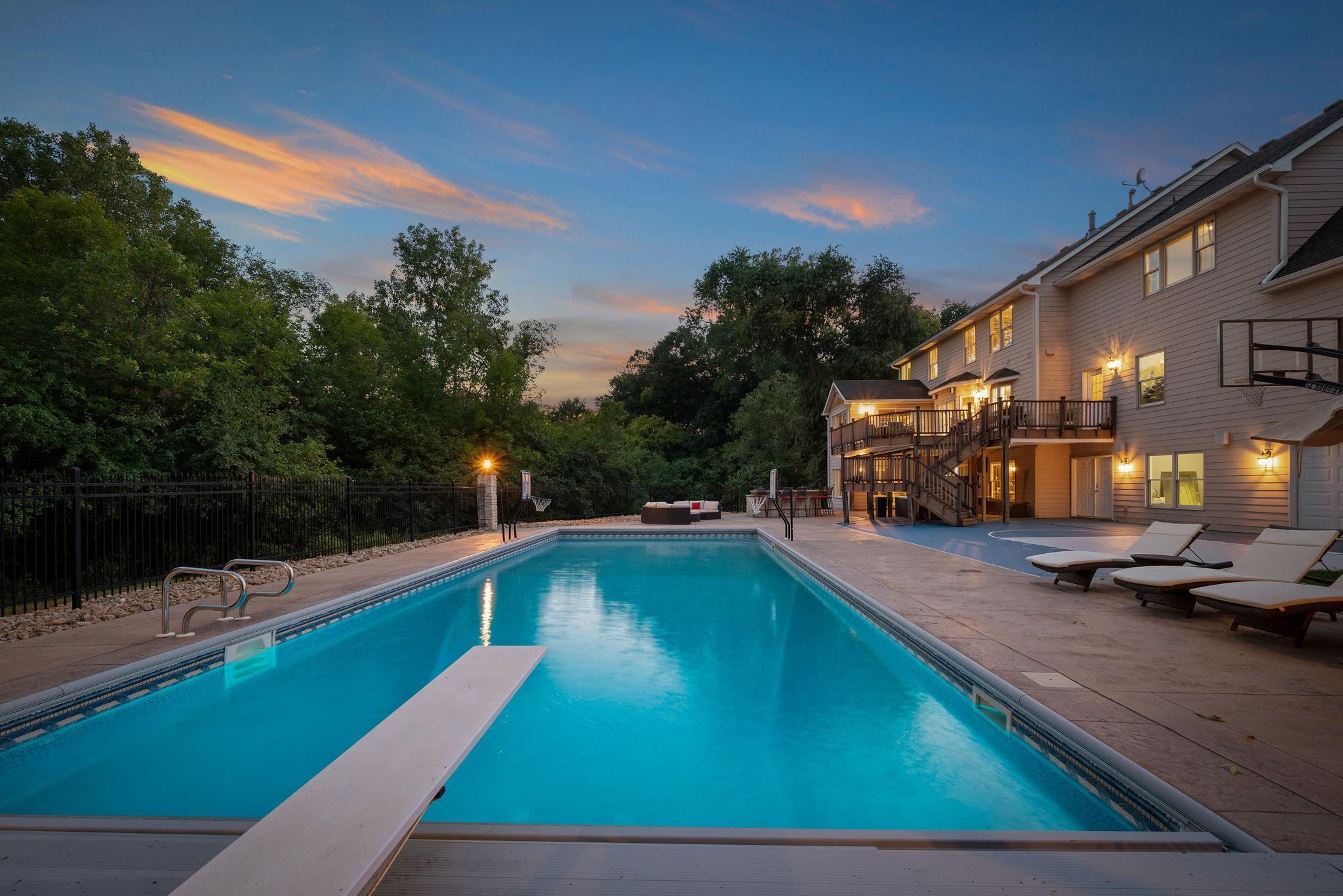 West Saint Paul, Minnesota, 55118, United States, 5 Bedrooms Bedrooms, ,5 BathroomsBathrooms,Residential,Active,2013431