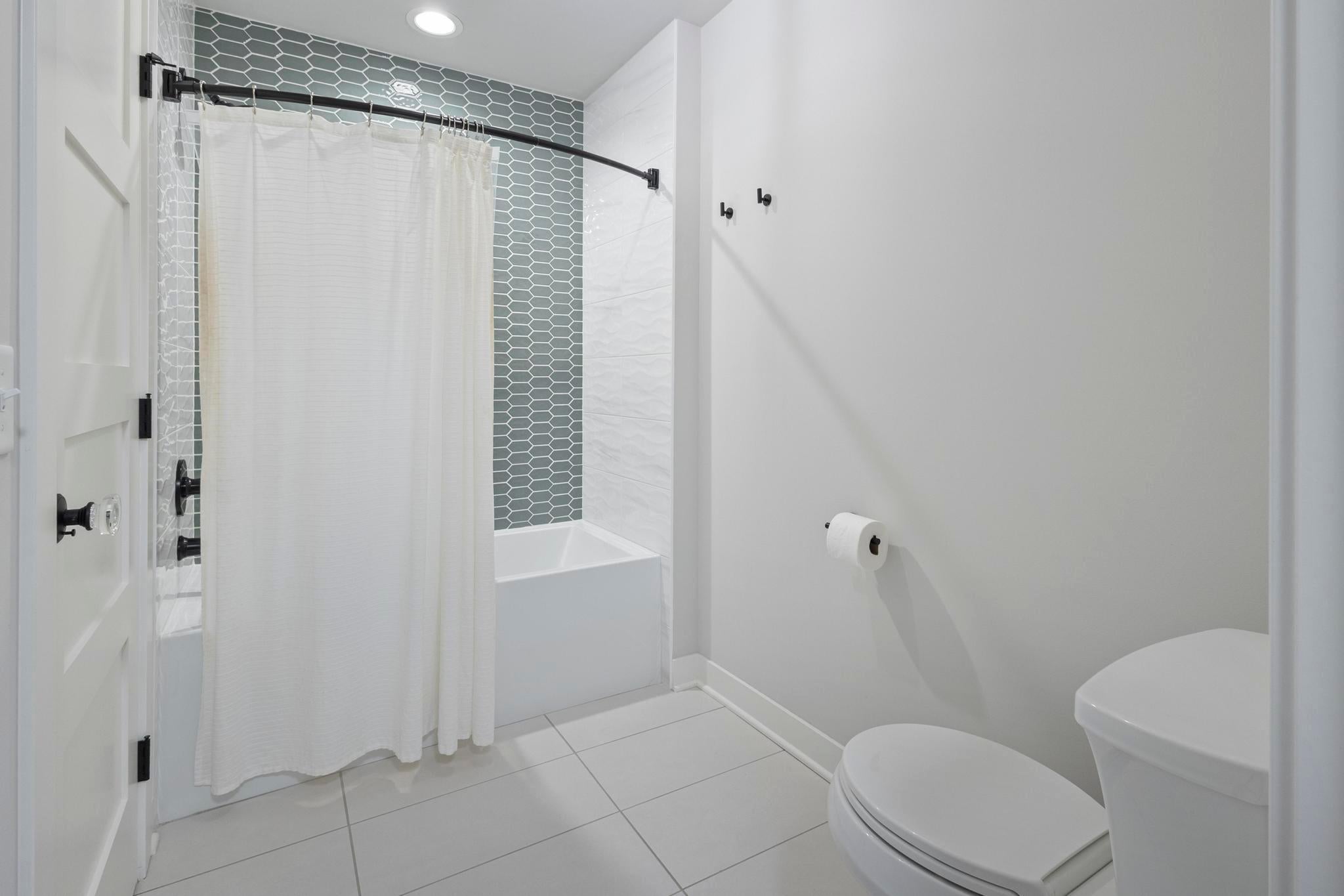 Excelsior, Minnesota, 55331, United States, 5 Bedrooms Bedrooms, ,5 BathroomsBathrooms,Residential,Active,1880009