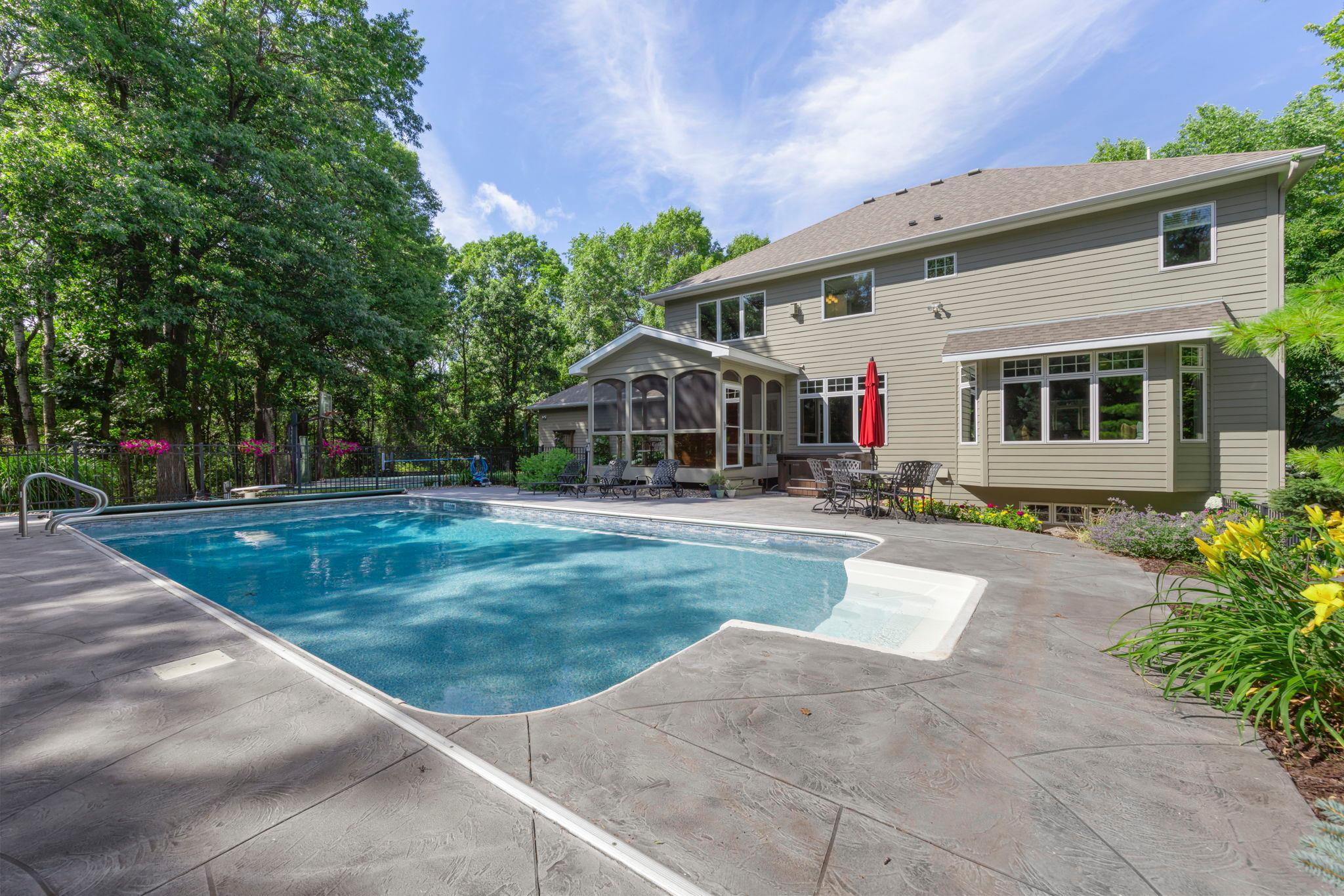 Rosemount, Minnesota, 55068, United States, 5 Bedrooms Bedrooms, ,5 BathroomsBathrooms,Residential,Active,2007318