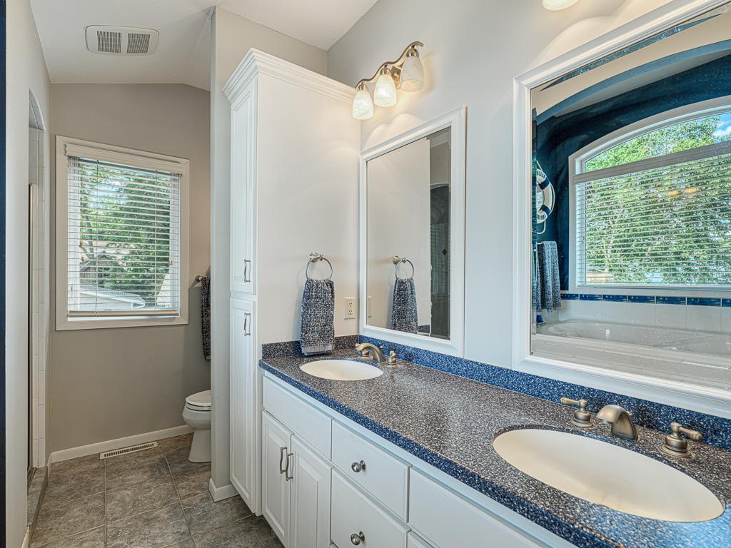 Mound, Minnesota, 55364, United States, 4 Bedrooms Bedrooms, ,3 BathroomsBathrooms,Residential,Active,1899869