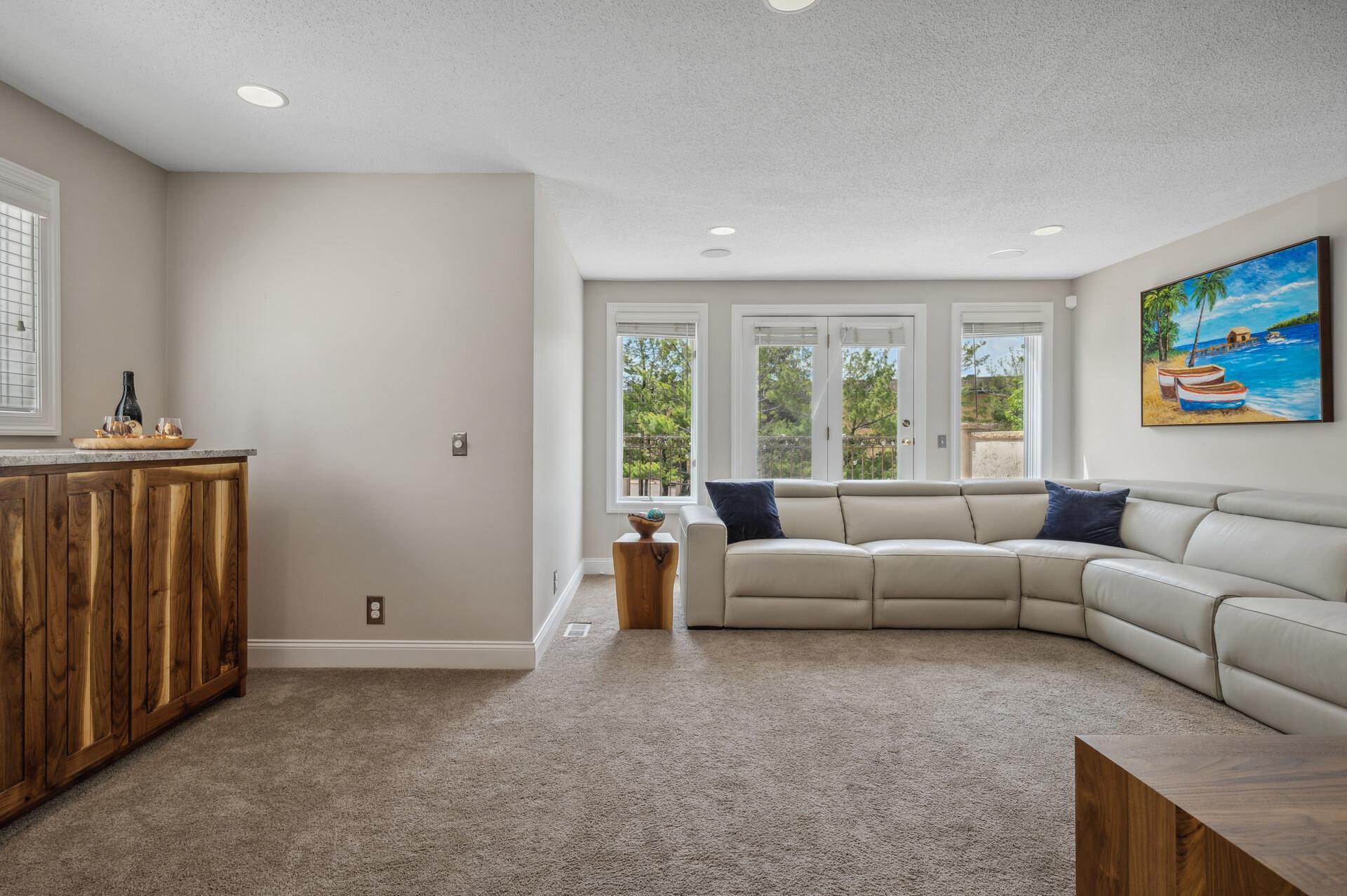 Minneapolis, Minnesota, 55401, United States, 4 Bedrooms Bedrooms, ,4 BathroomsBathrooms,Residential,Active,2003546