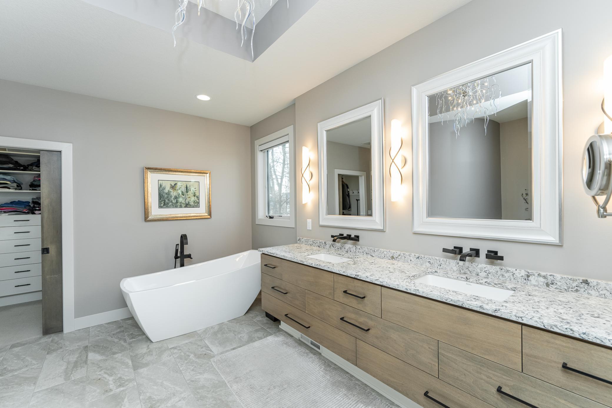 Rochester, Minnesota, 55902, United States, 4 Bedrooms Bedrooms, ,3 BathroomsBathrooms,Residential,Active,1905106