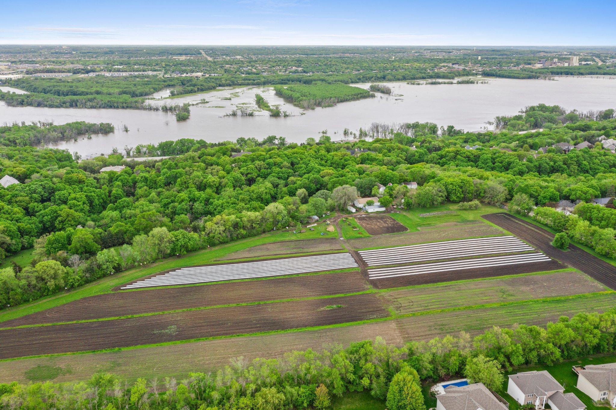 Eden Prairie, Minnesota, 55347, United States, 3 Bedrooms Bedrooms, ,4 BathroomsBathrooms,Residential,Active,1929417