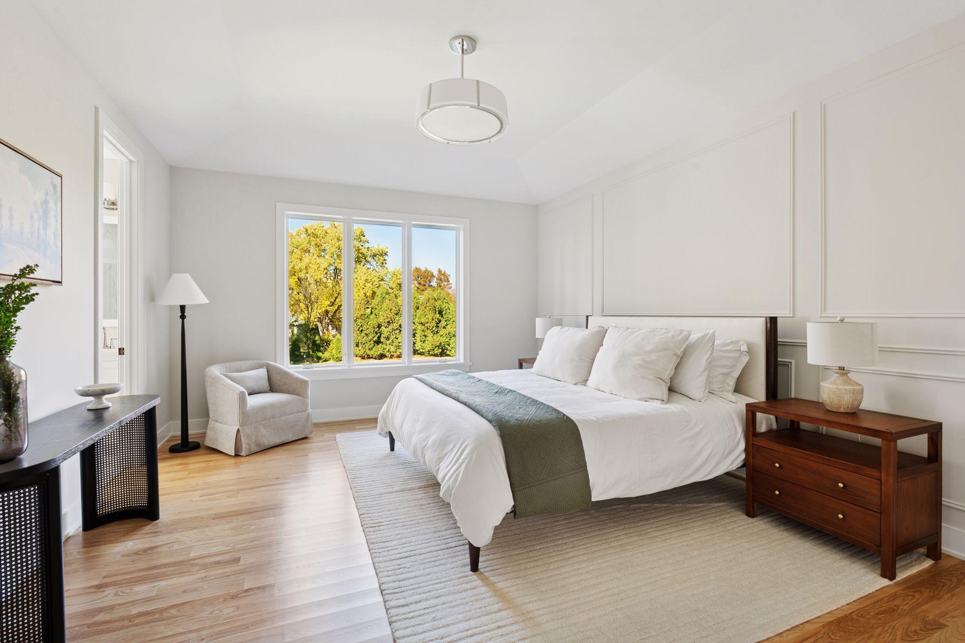 Saint Paul, Minnesota, 55118, United States, 4 Bedrooms Bedrooms, ,4 BathroomsBathrooms,Residential,Active,1973547