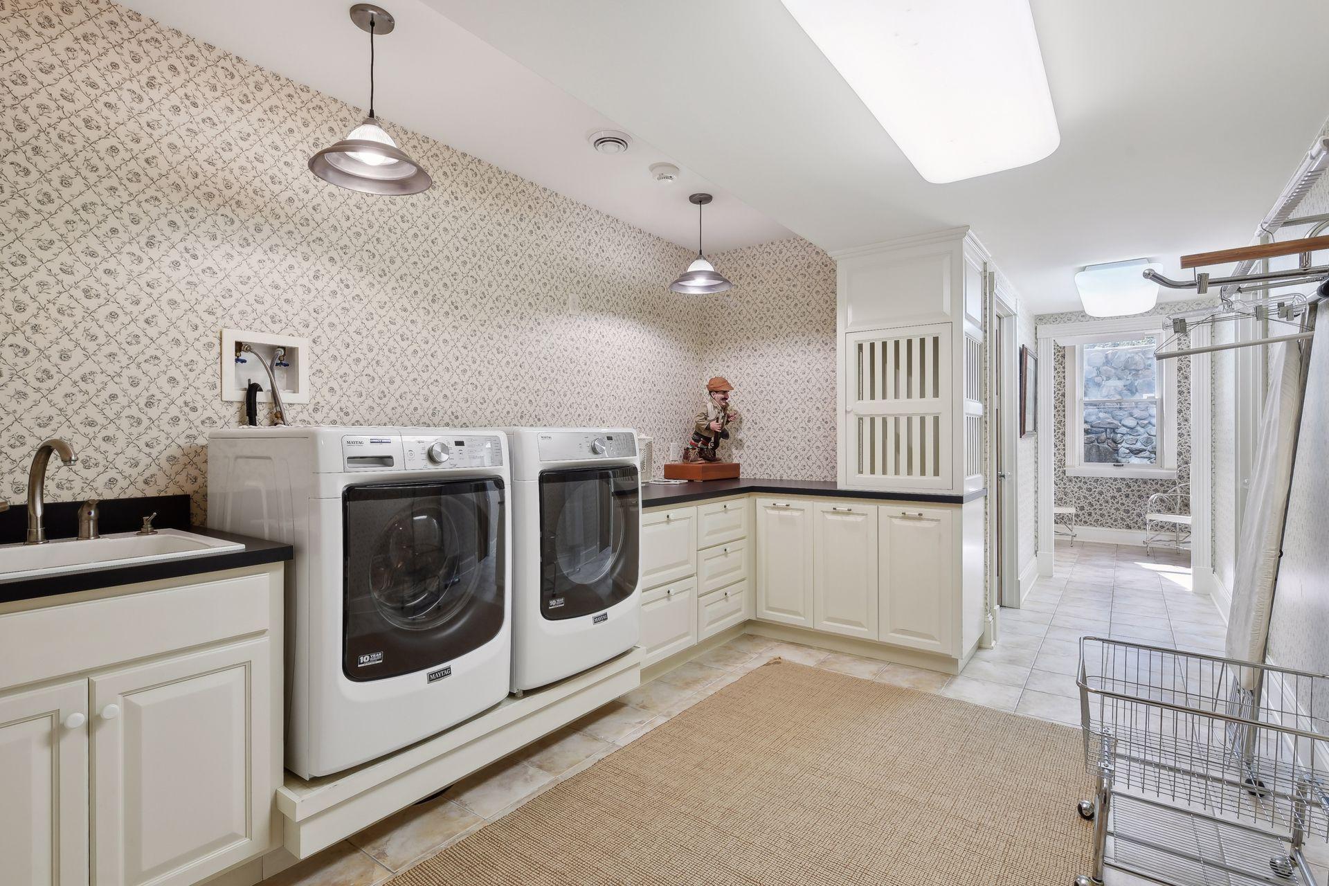 Norwood Young America, Minnesota, 55368, United States, ,5 BathroomsBathrooms,Residential,Active,1748300