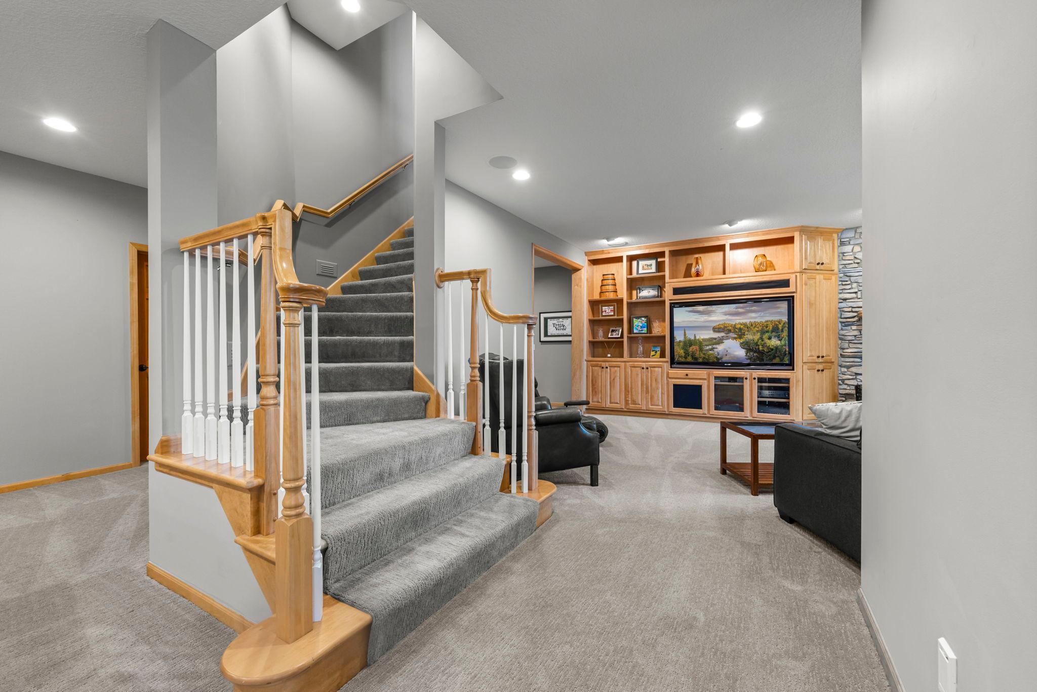 Eden Prairie, Minnesota, 55347, United States, 5 Bedrooms Bedrooms, ,6 BathroomsBathrooms,Residential,Active,1997621