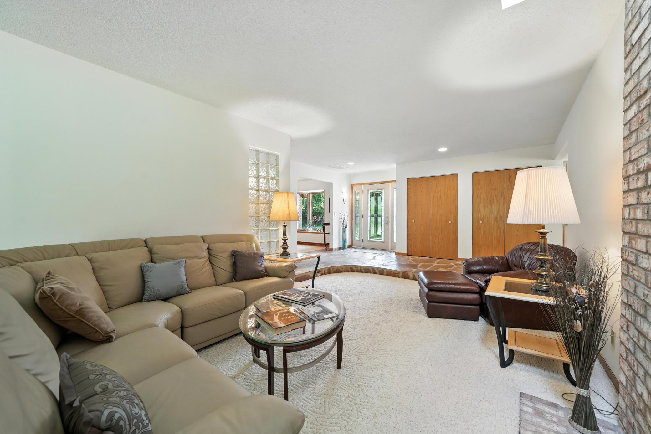 Orono, Minnesota, 55391, United States, 4 Bedrooms Bedrooms, ,3 BathroomsBathrooms,Residential,Active,1999170