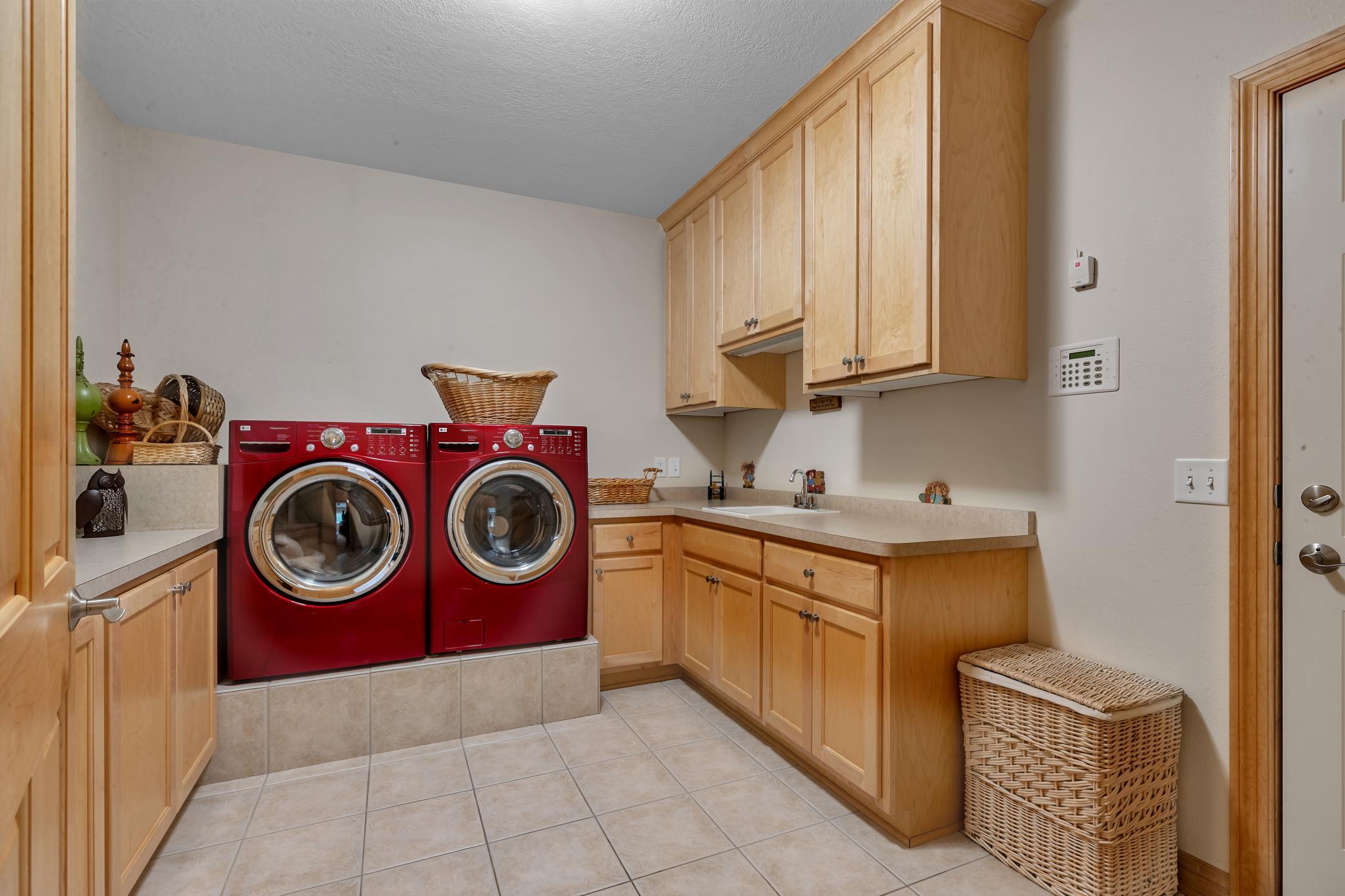 Saint Cloud, Minnesota, 56301, United States, 4 Bedrooms Bedrooms, ,3 BathroomsBathrooms,Residential,Active,1952283