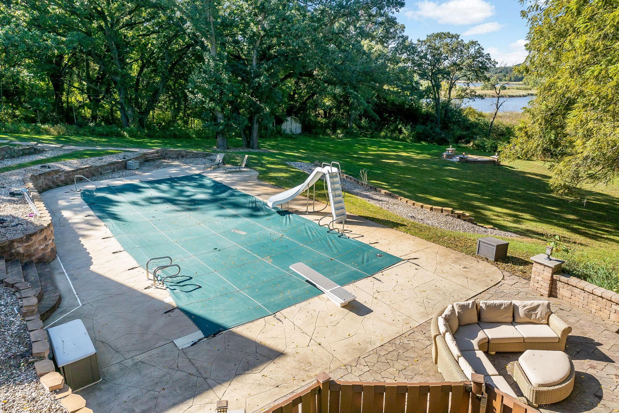 Fairmont, Minnesota, 56031, United States, 5 Bedrooms Bedrooms, ,6 BathroomsBathrooms,Residential,Active,1953012