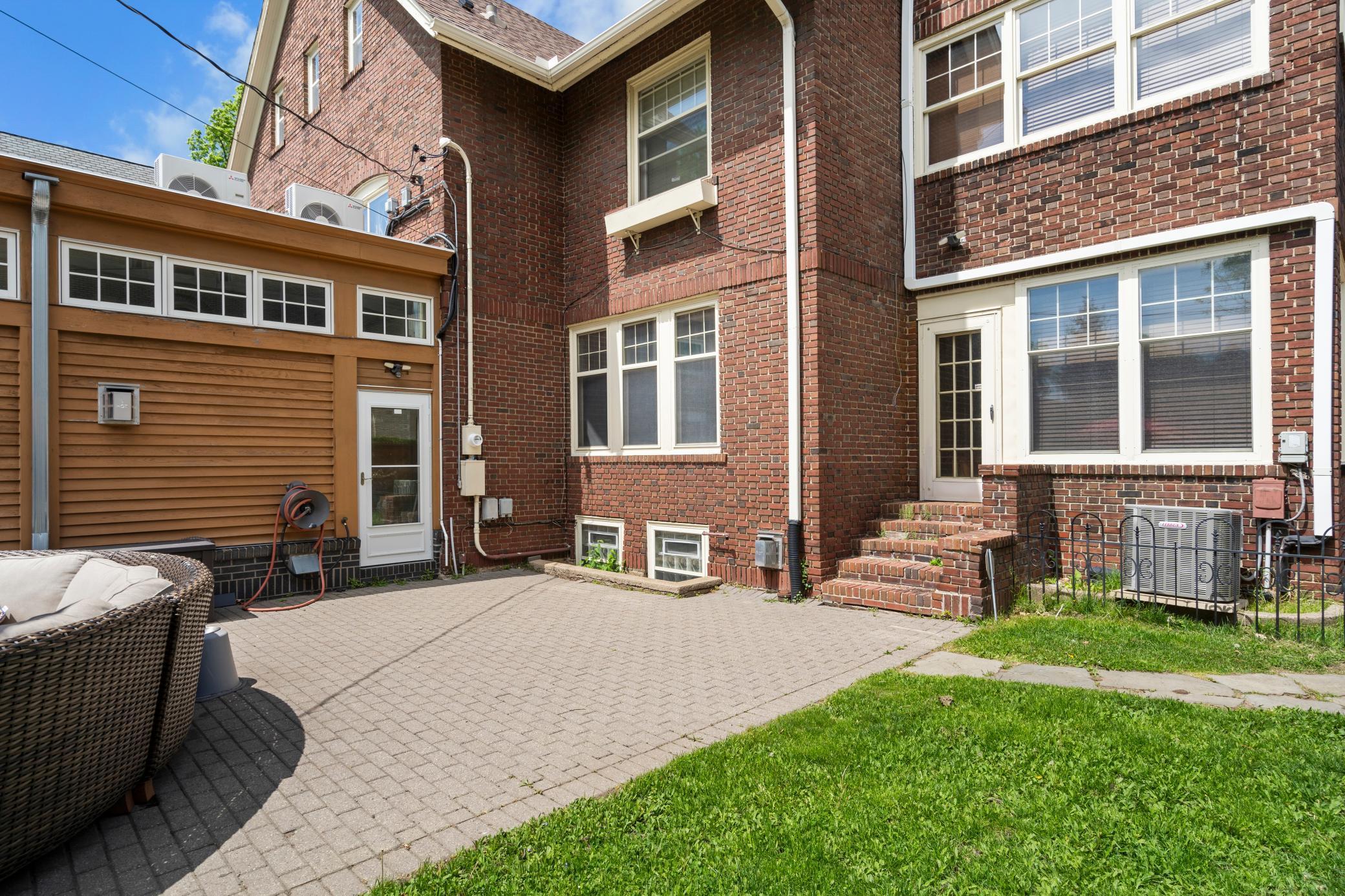 Saint Paul, Minnesota, 55105, United States, 6 Bedrooms Bedrooms, ,5 BathroomsBathrooms,Residential,Pending,2011867