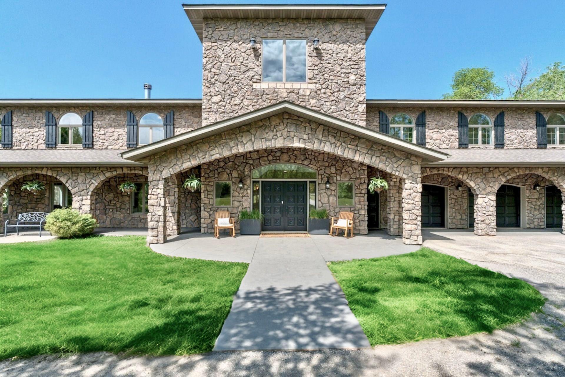 Elysian, Minnesota, 56028, United States, 6 Bedrooms Bedrooms, ,6 BathroomsBathrooms,Residential,Active,1831792