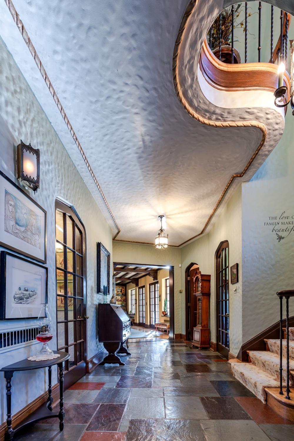 Winona, Minnesota, 55987, United States, 6 Bedrooms Bedrooms, ,6 BathroomsBathrooms,Residential,Active,1926925