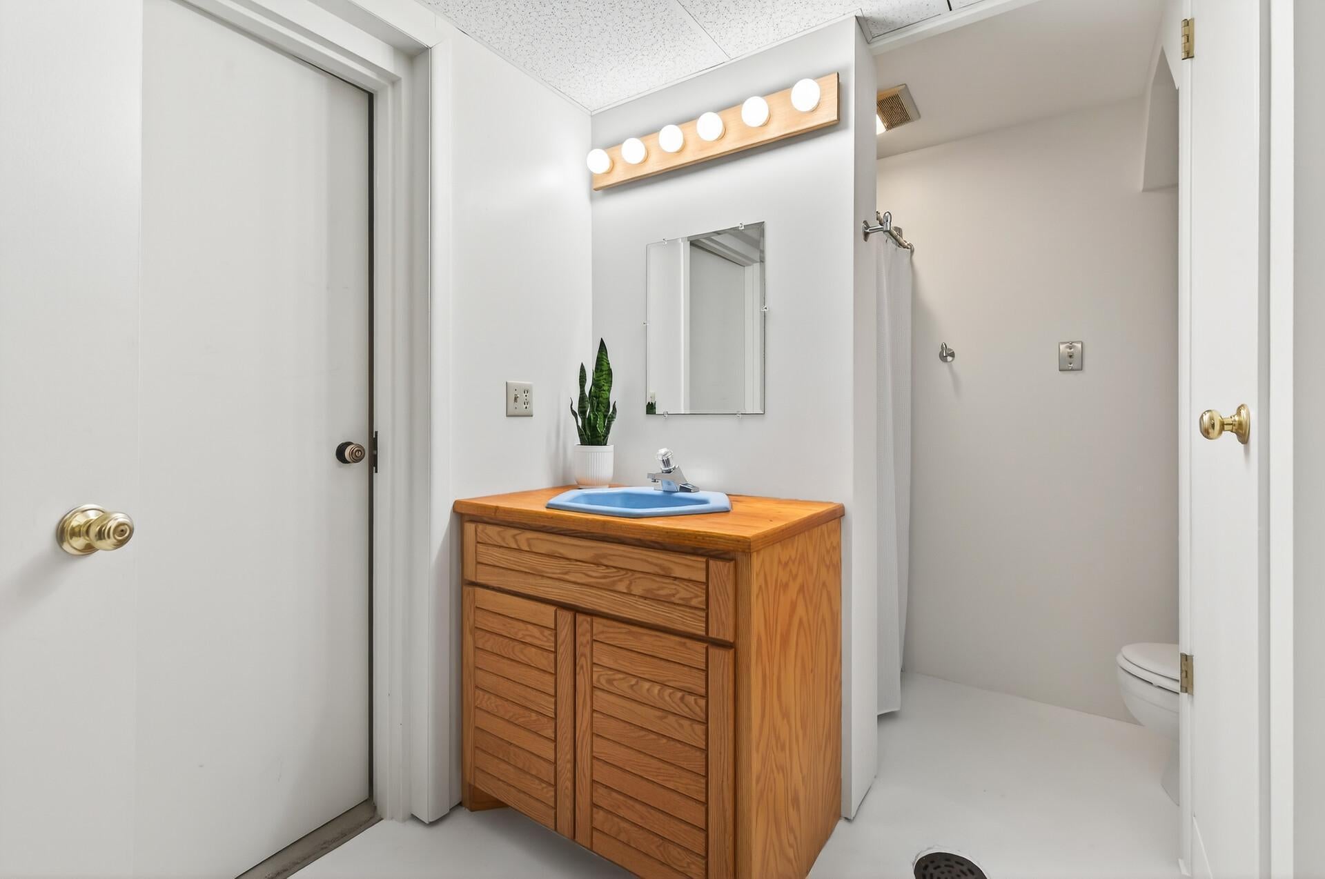 Excelsior, Minnesota, 55331, United States, 4 Bedrooms Bedrooms, ,5 BathroomsBathrooms,Residential,Active,2017105