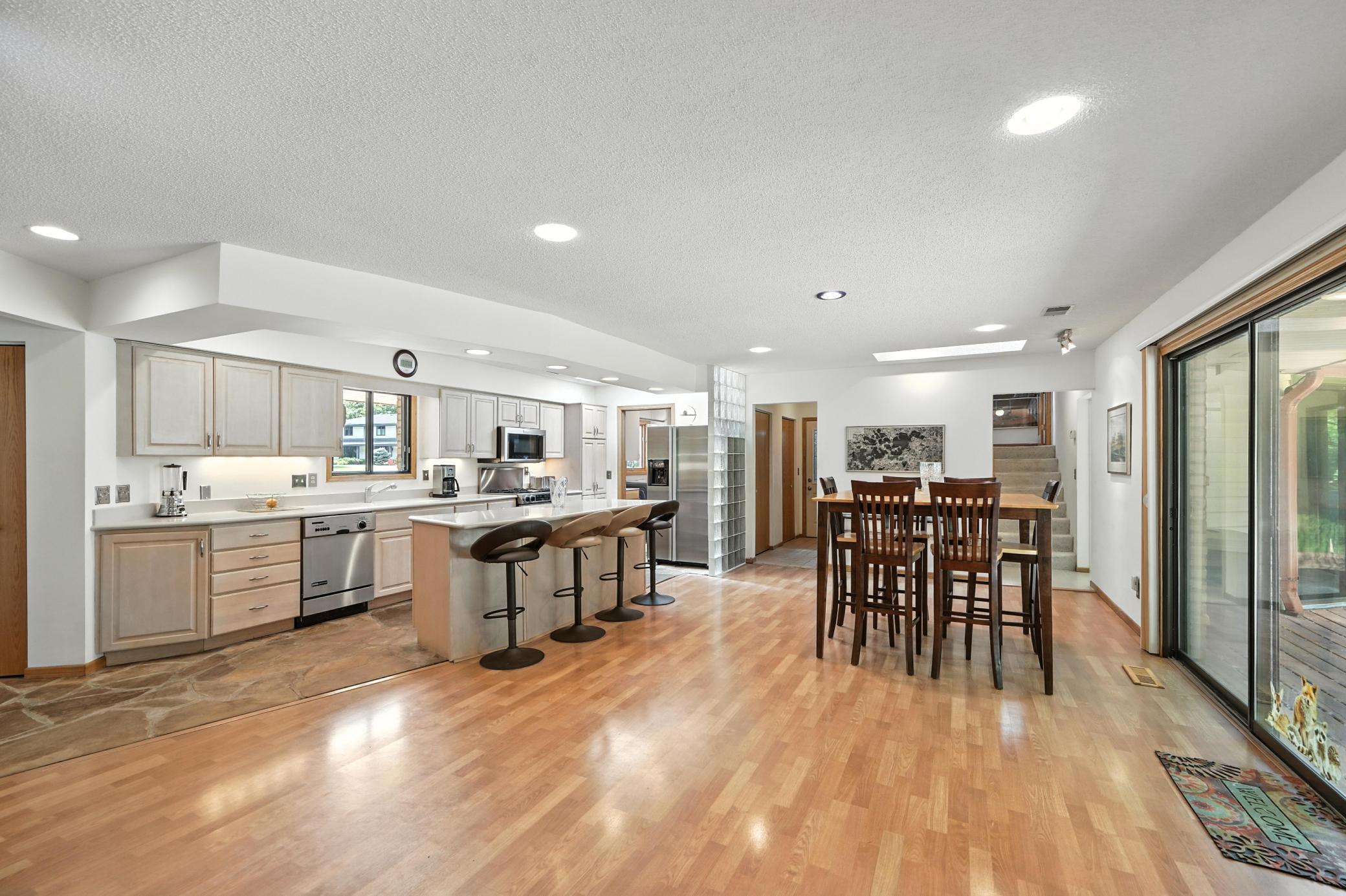 Orono, Minnesota, 55391, United States, 4 Bedrooms Bedrooms, ,3 BathroomsBathrooms,Residential,Active,1999170