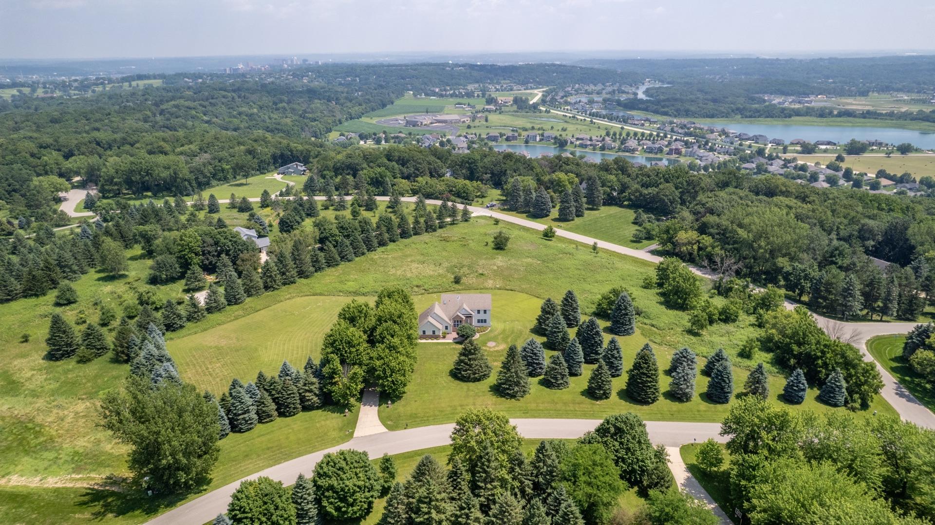 Rochester, Minnesota, 55902, United States, 5 Bedrooms Bedrooms, ,4 BathroomsBathrooms,Residential,Active,1902957