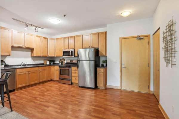 2900 UNIVERSITY AVE SE APT 306, MINNEAPOLIS, MN 55414, photo 4 of 27