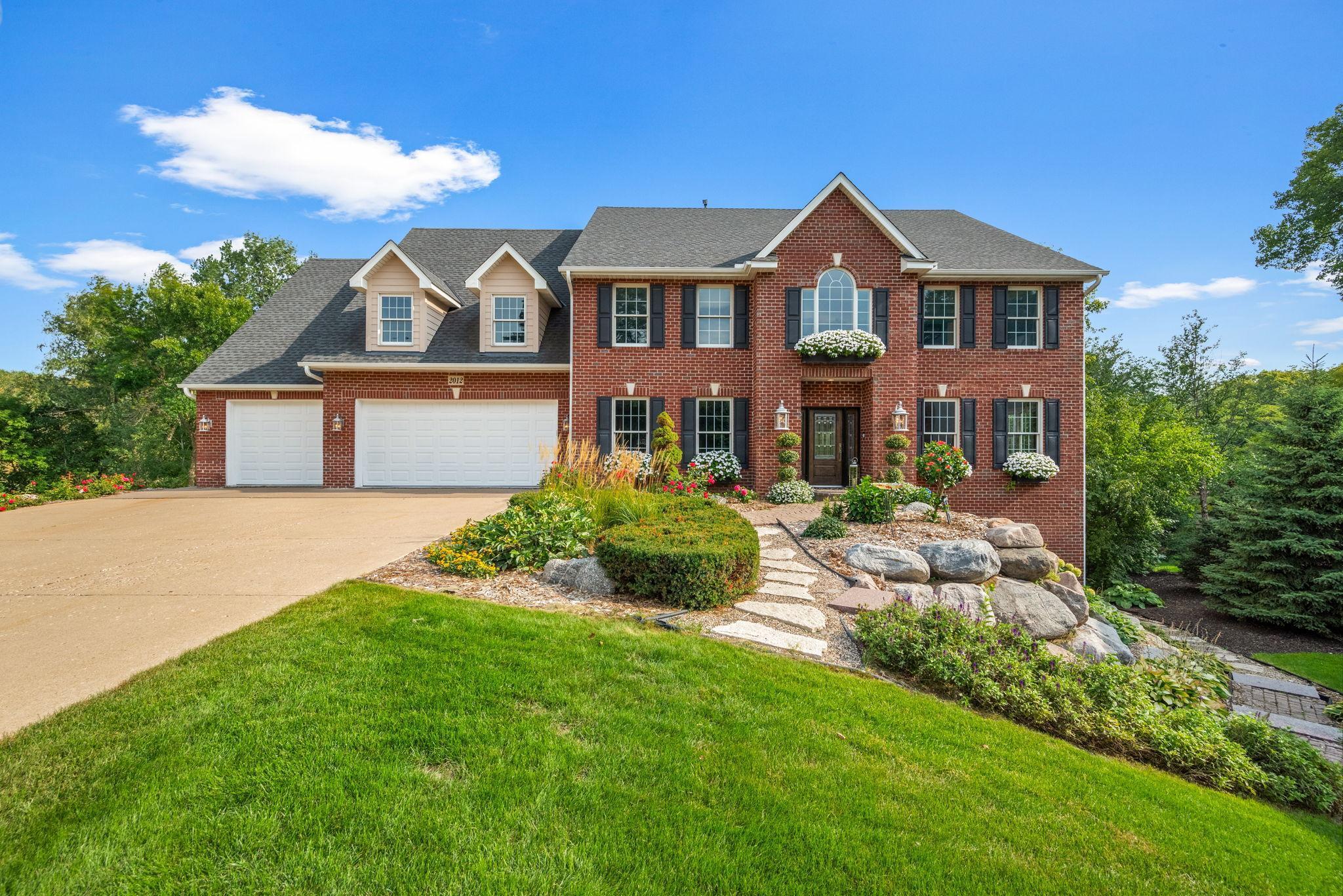 West Saint Paul, Minnesota, 55118, United States, 5 Bedrooms Bedrooms, ,5 BathroomsBathrooms,Residential,Active,1904170