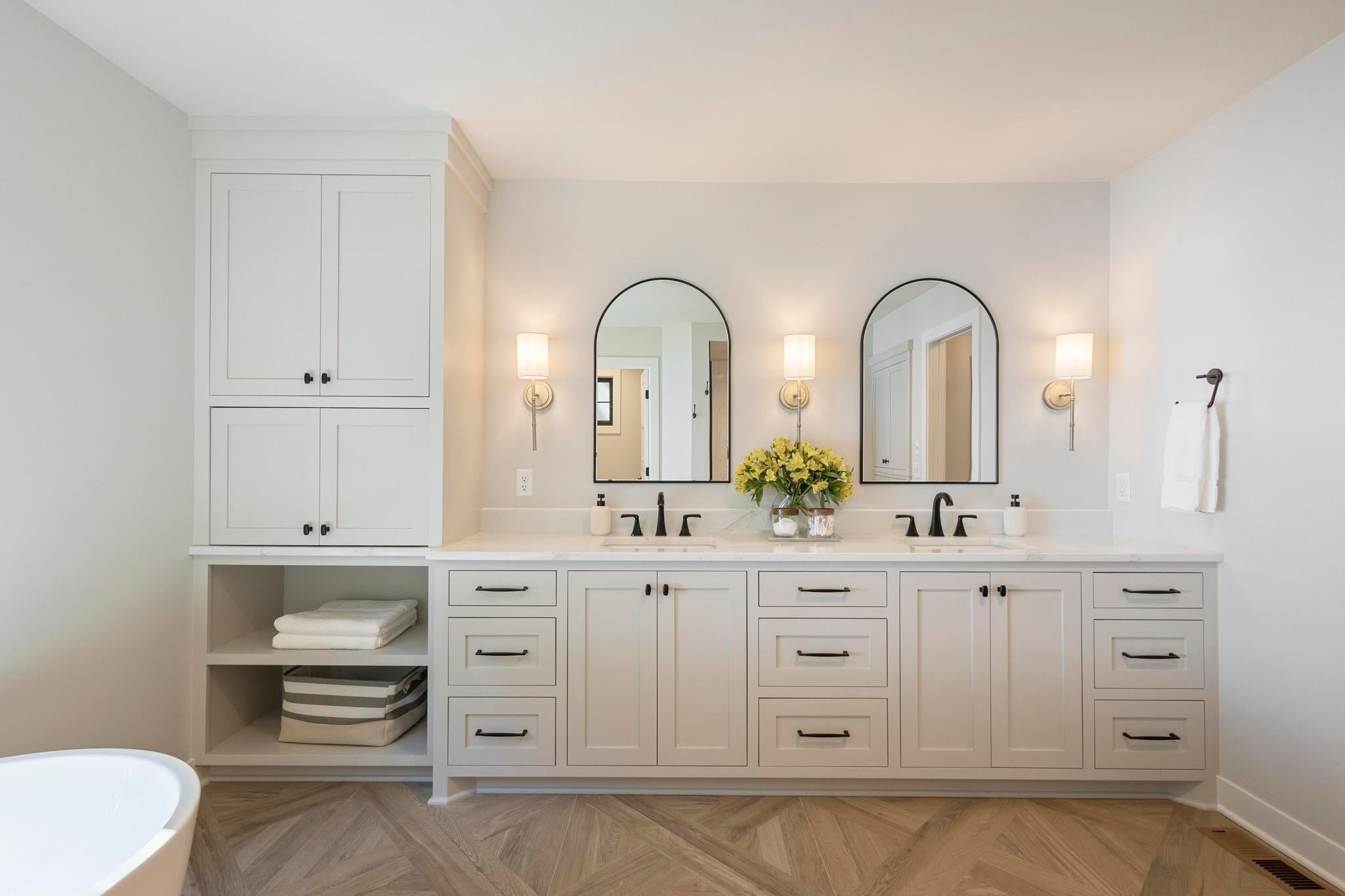 Excelsior, Minnesota, 55331, United States, 5 Bedrooms Bedrooms, ,5 BathroomsBathrooms,Residential,Active,1880009