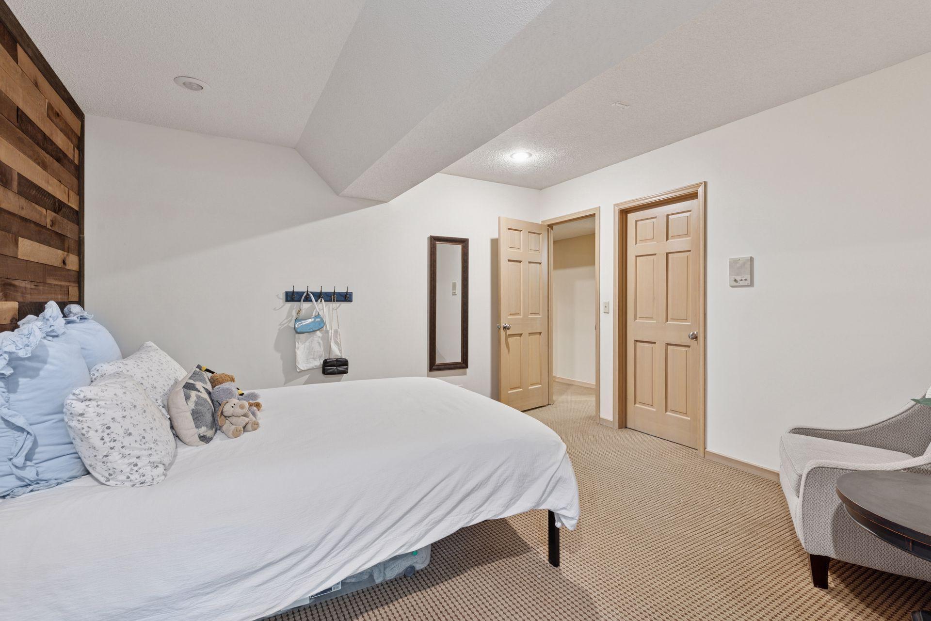 Eden Prairie, Minnesota, 55347, United States, 4 Bedrooms Bedrooms, ,5 BathroomsBathrooms,Residential,Active,1900199