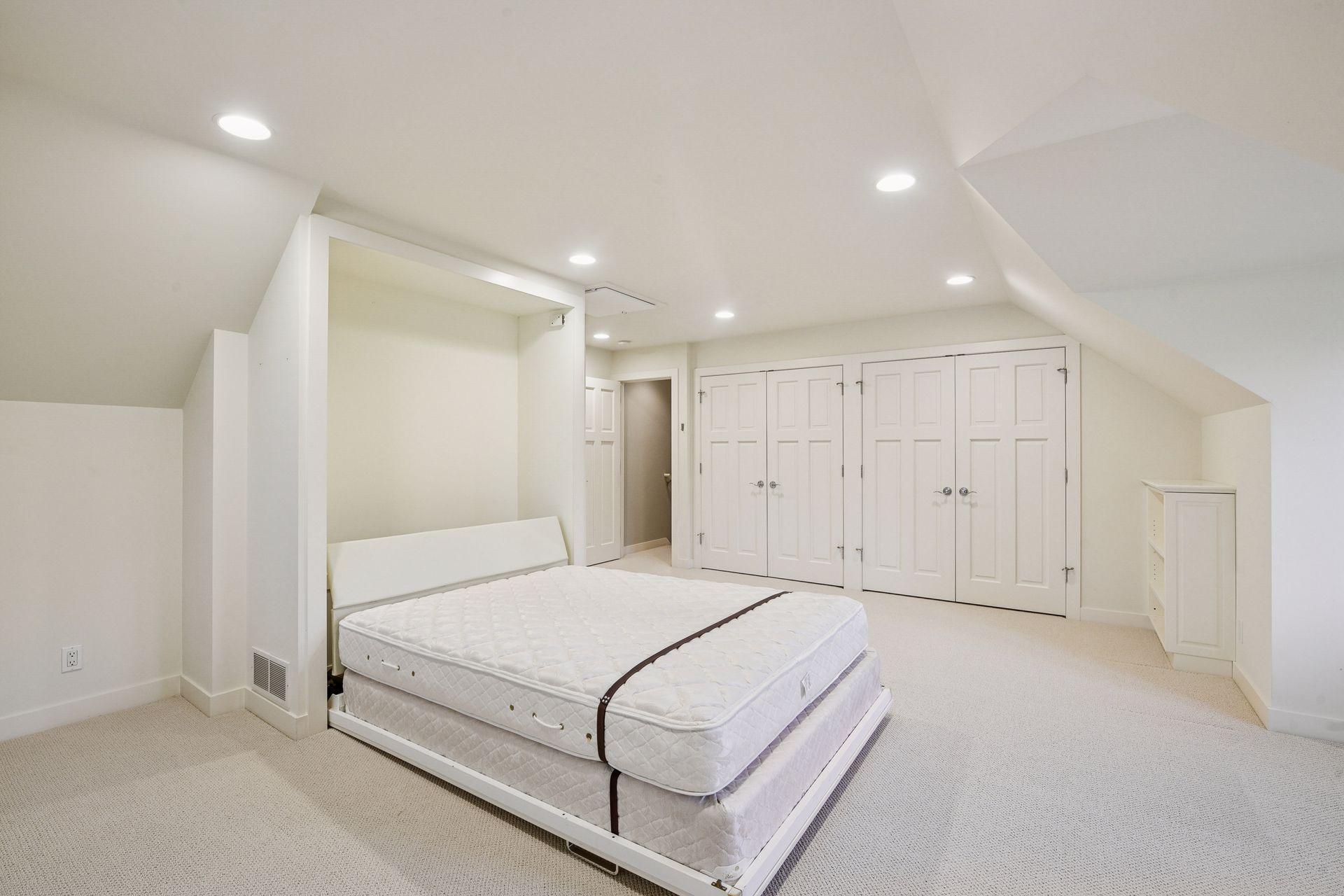 Minneapolis, Minnesota, 55439, United States, 5 Bedrooms Bedrooms, ,5 BathroomsBathrooms,Residential,Active,1944273