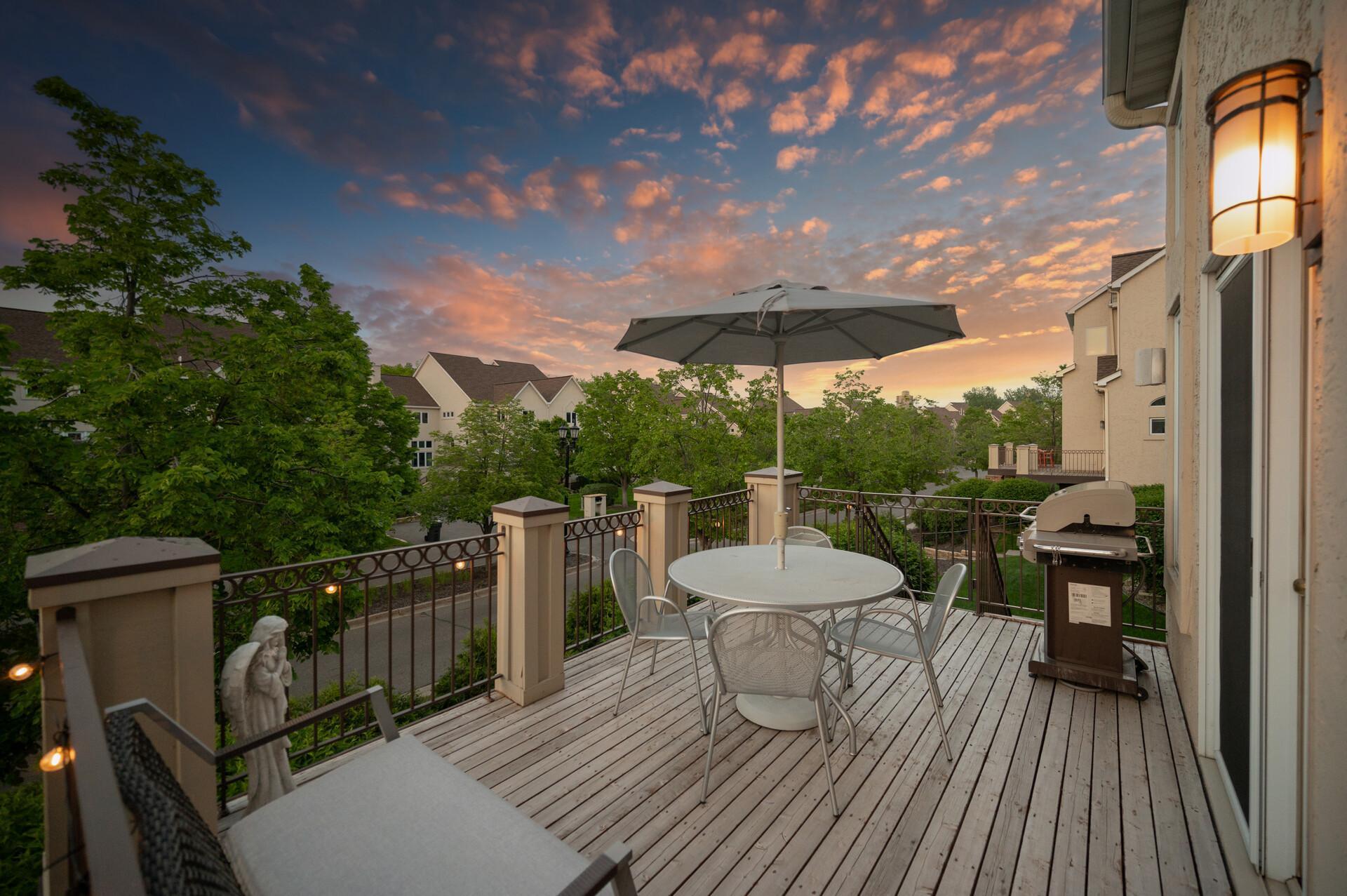 Minneapolis, Minnesota, 55401, United States, 4 Bedrooms Bedrooms, ,4 BathroomsBathrooms,Residential,Active,2003546