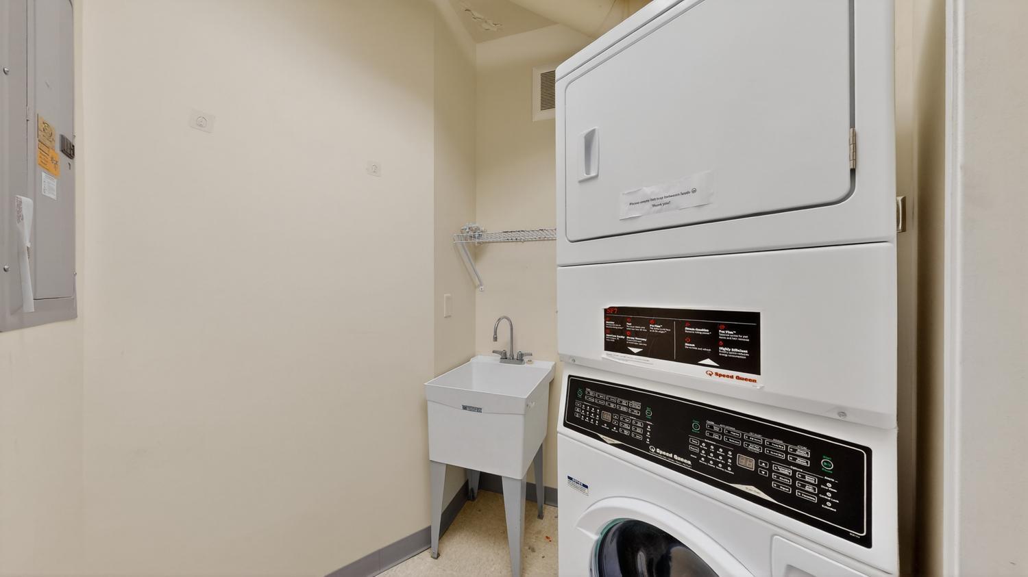 Rochester, Minnesota, 55902, United States, 10 Bedrooms Bedrooms, ,6 BathroomsBathrooms,Residential,Active,1970931