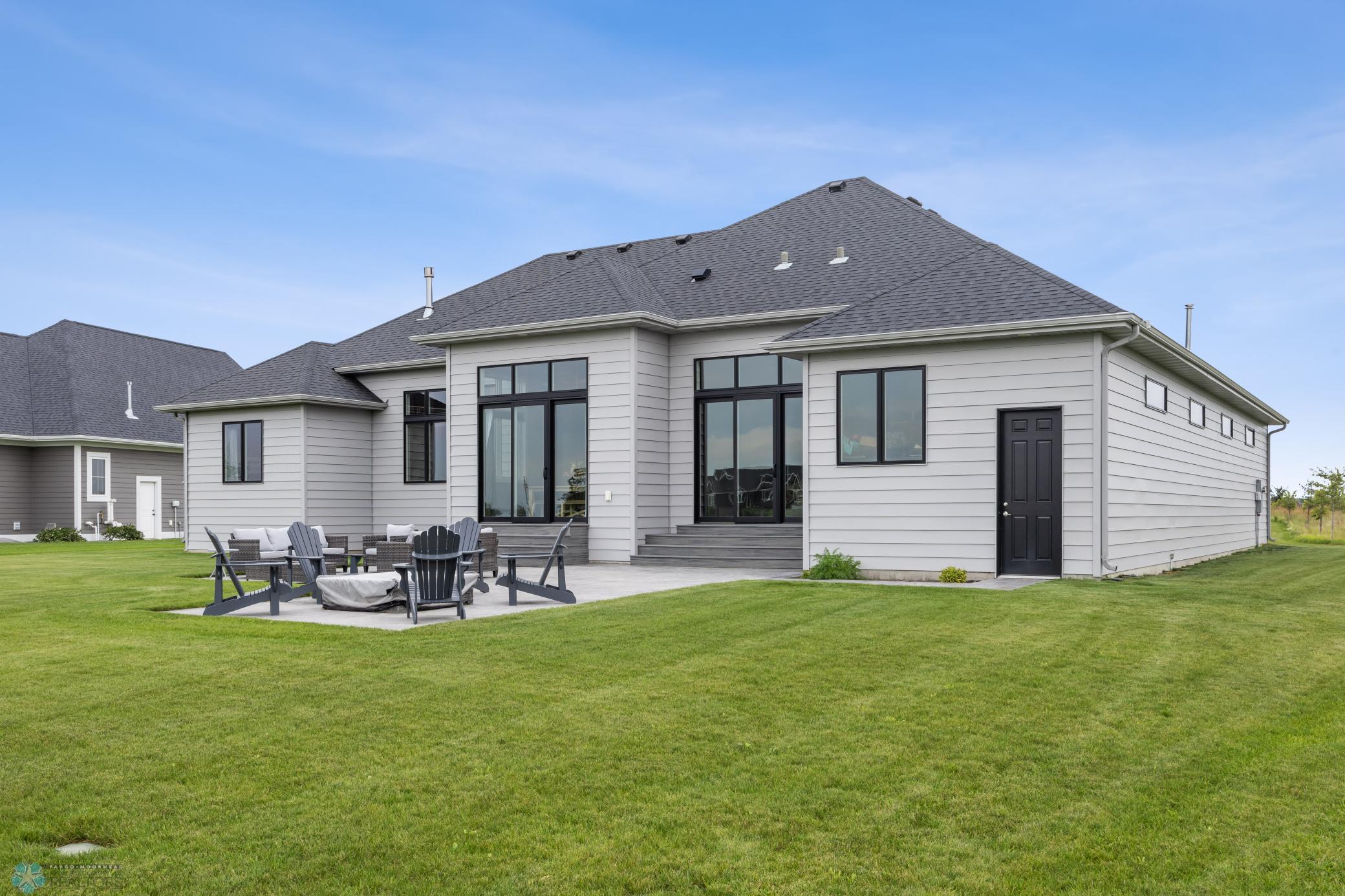 Oxbow, North Dakota, 58047, United States, 5 Bedrooms Bedrooms, ,3 BathroomsBathrooms,Residential,Active,1926894