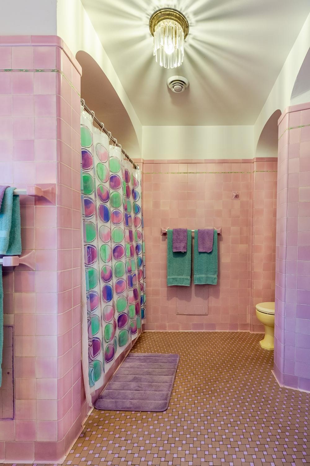 Winona, Minnesota, 55987, United States, 6 Bedrooms Bedrooms, ,6 BathroomsBathrooms,Residential,Active,1926925