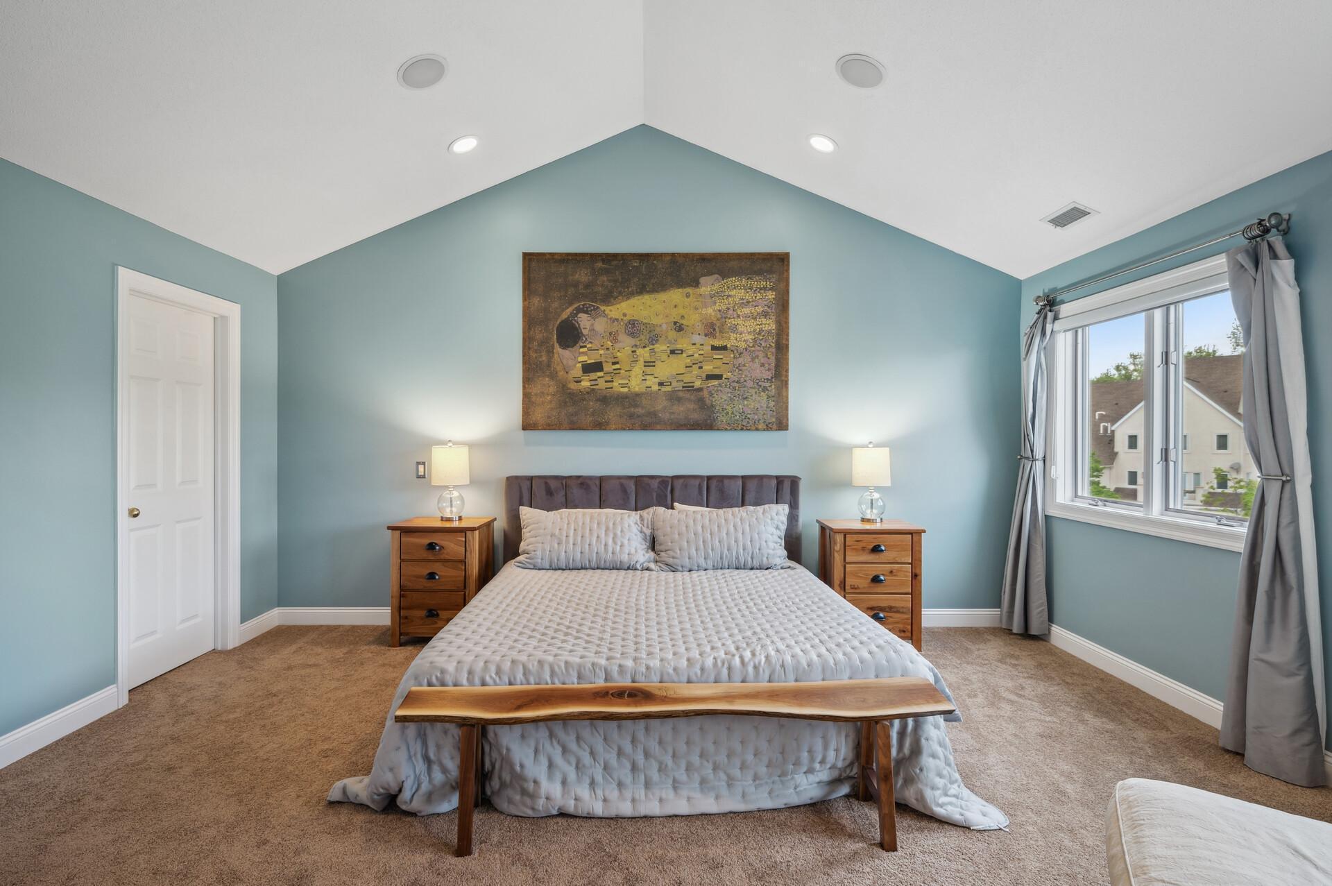 Minneapolis, Minnesota, 55401, United States, 4 Bedrooms Bedrooms, ,4 BathroomsBathrooms,Residential,Active,2003546