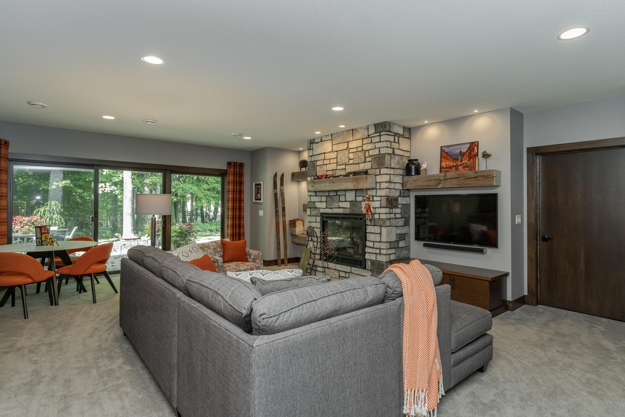 Rochester, Minnesota, 55902, United States, 4 Bedrooms Bedrooms, ,3 BathroomsBathrooms,Residential,Active,1905106