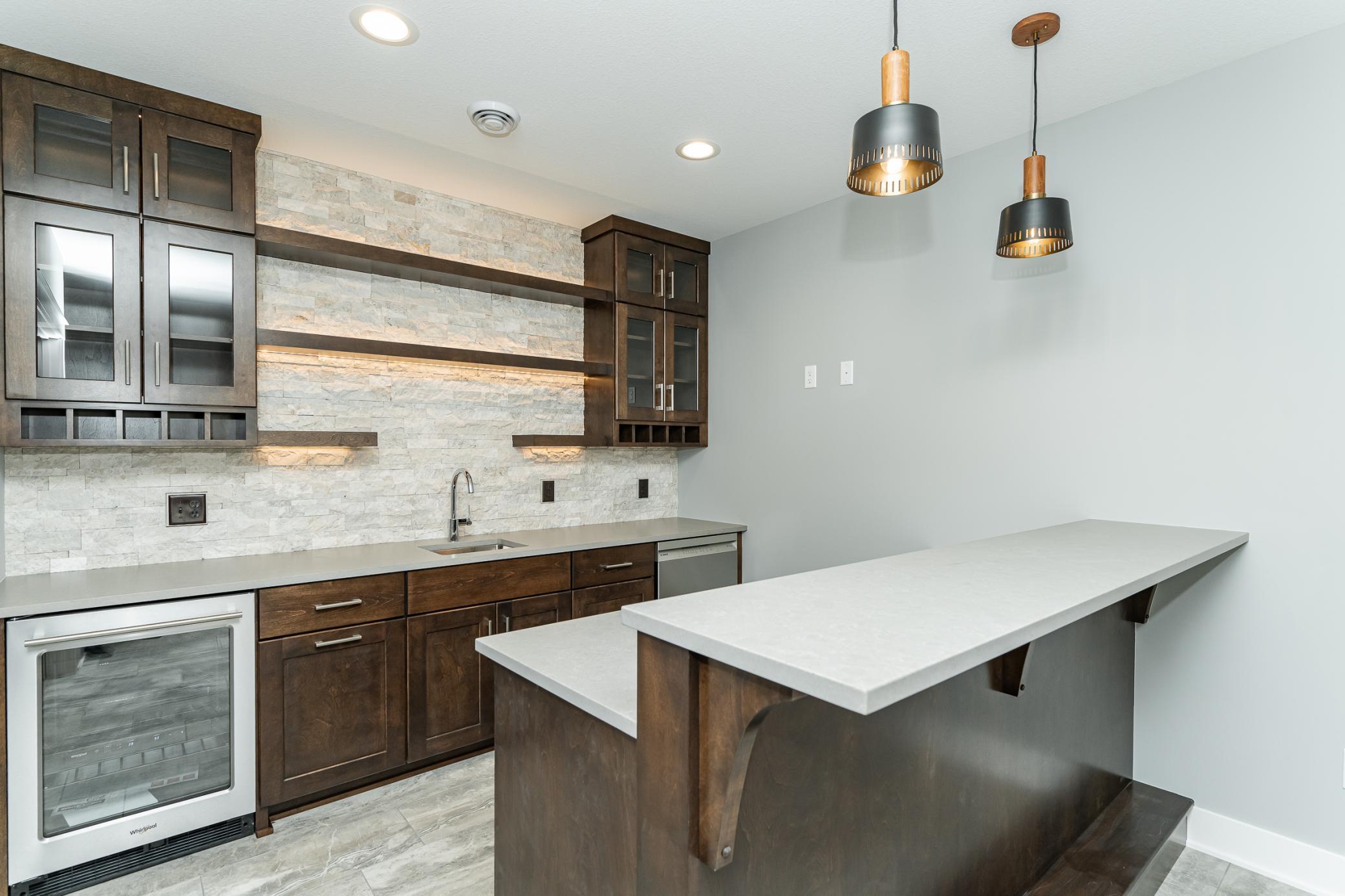 Rochester, Minnesota, 55902, United States, 5 Bedrooms Bedrooms, ,6 BathroomsBathrooms,Residential,Active,1892599