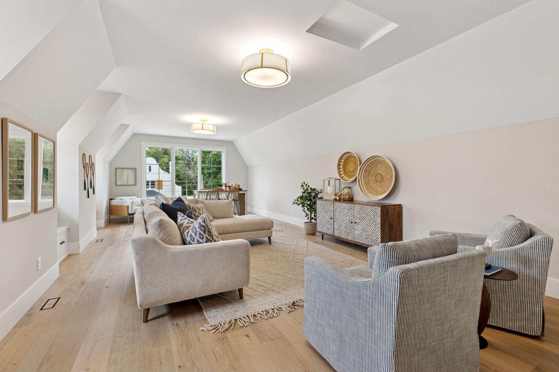 Greenwood, Minnesota, 55331, United States, 5 Bedrooms Bedrooms, ,6 BathroomsBathrooms,Residential,Active,1985876