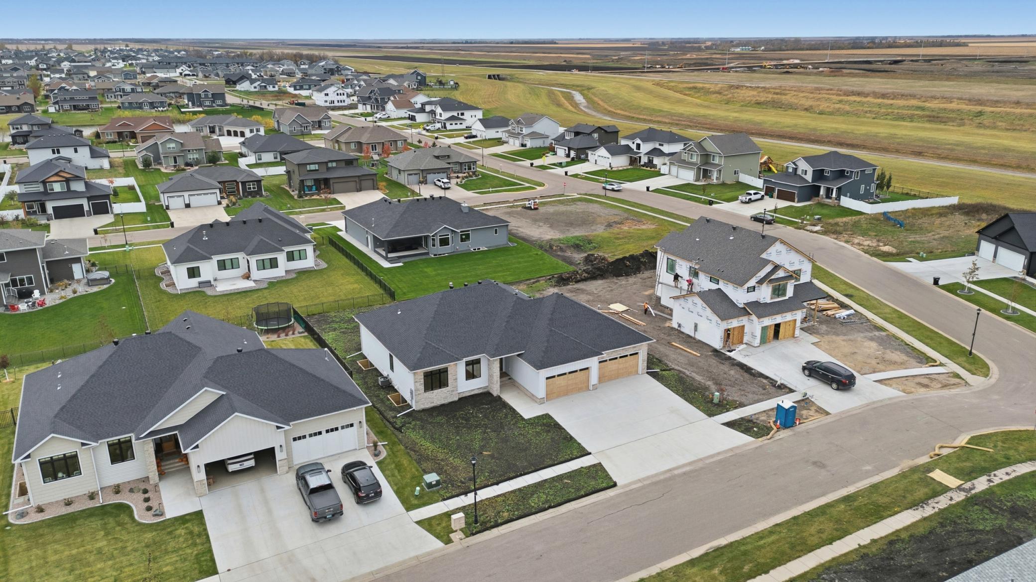 West Fargo, North Dakota, 58078, United States, 5 Bedrooms Bedrooms, ,4 BathroomsBathrooms,Residential,Active,1970996