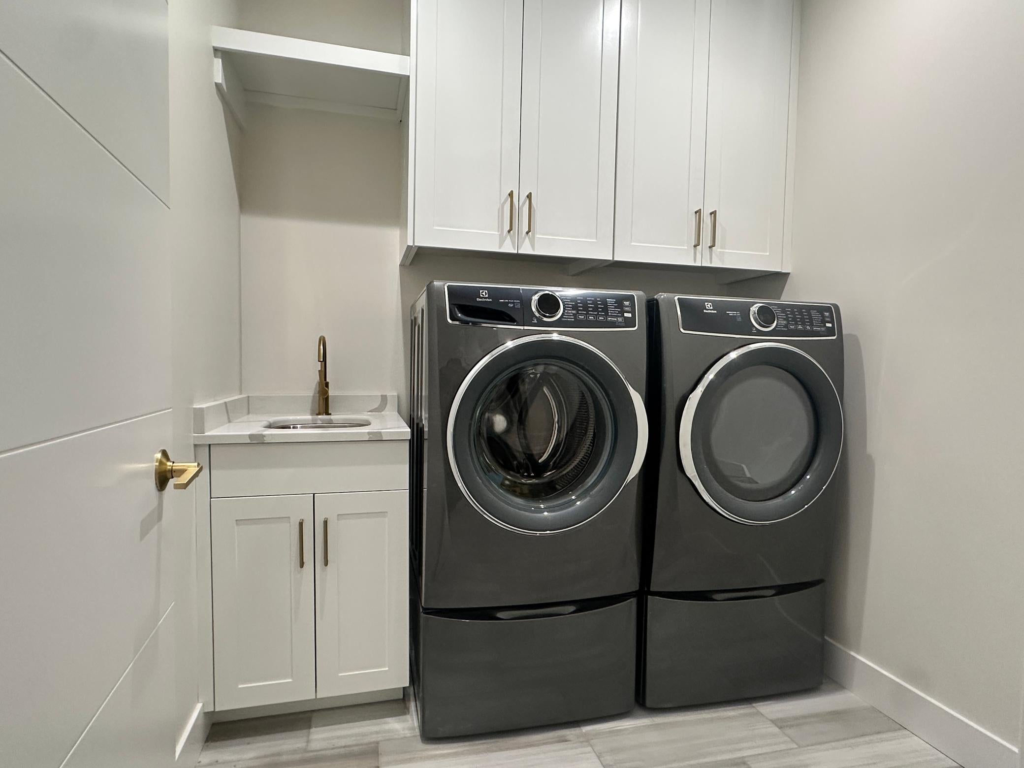 Rochester, Minnesota, 55901, United States, 5 Bedrooms Bedrooms, ,3 BathroomsBathrooms,Residential,Active,2007109