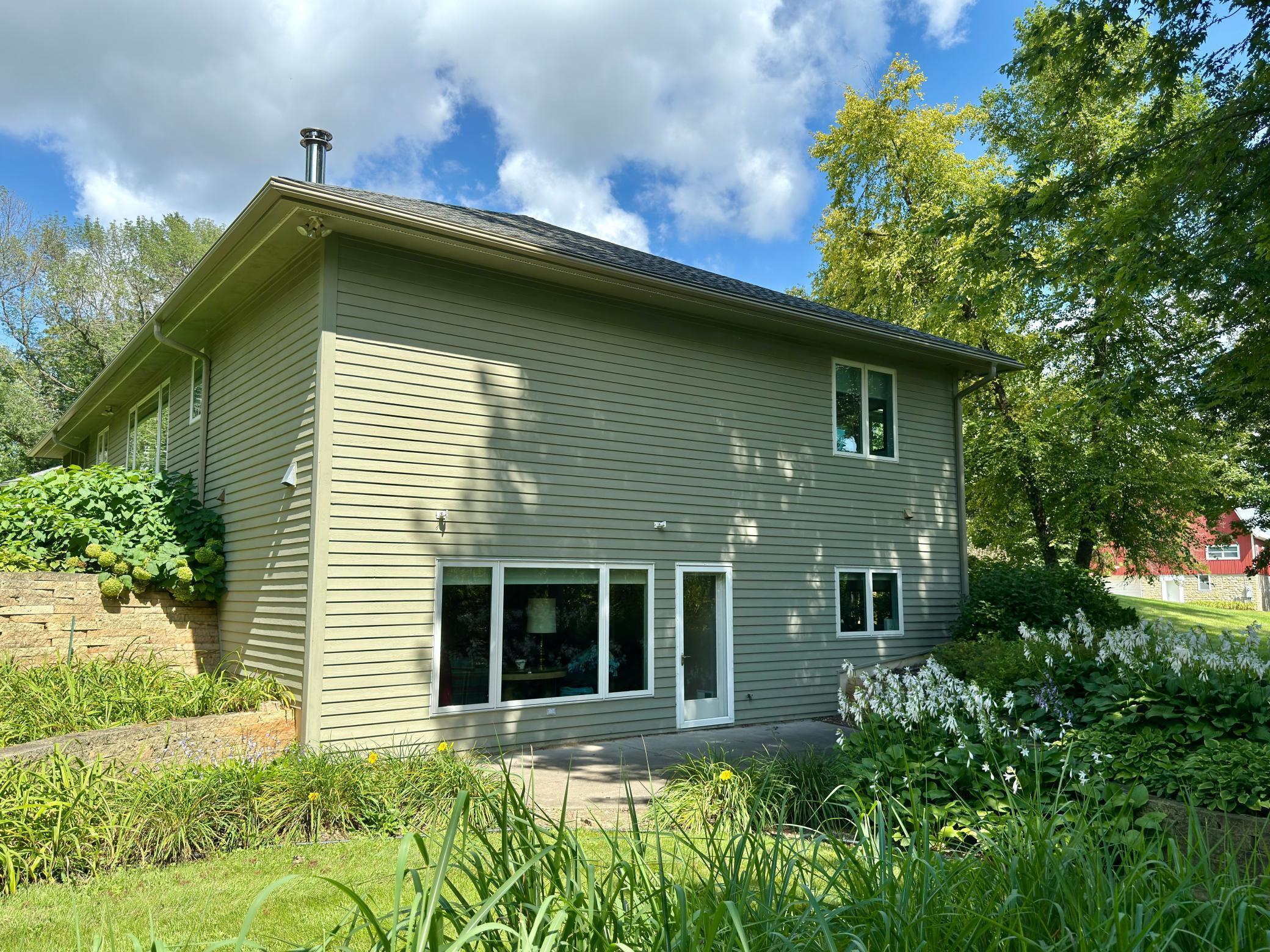 Northfield, Minnesota, 55057, United States, 3 Bedrooms Bedrooms, ,3 BathroomsBathrooms,Residential,Active,1920261