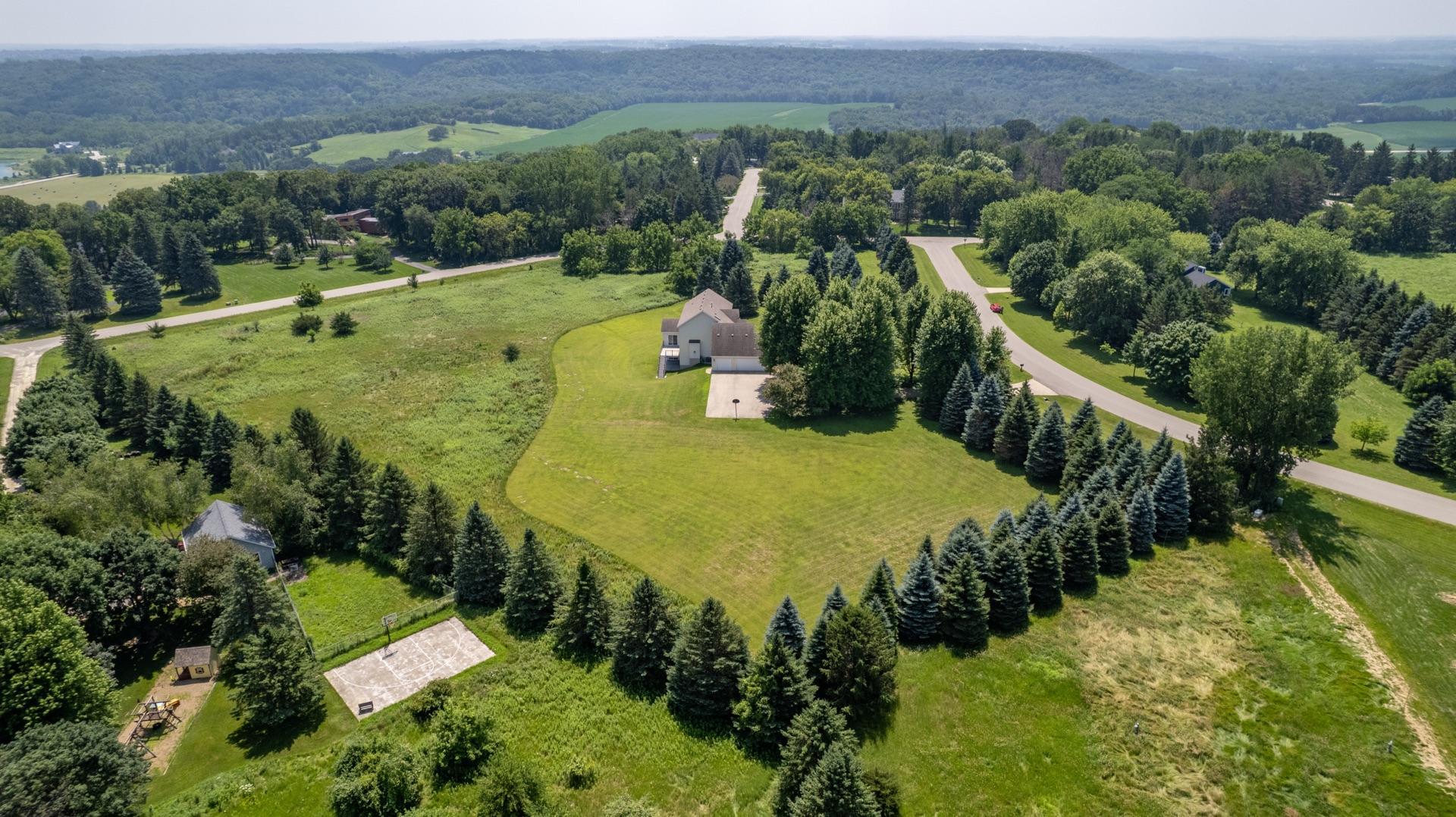 Rochester, Minnesota, 55902, United States, 5 Bedrooms Bedrooms, ,4 BathroomsBathrooms,Residential,Active,1902957