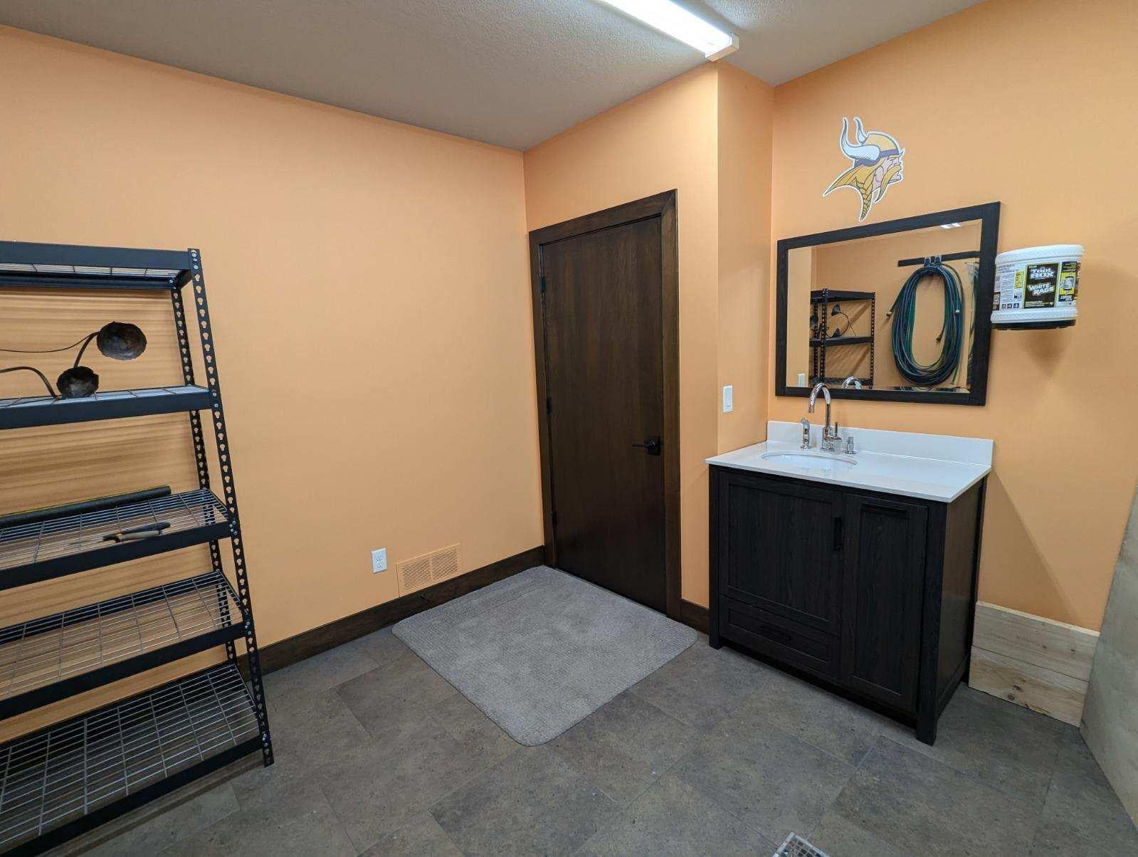 Rochester, Minnesota, 55902, United States, 4 Bedrooms Bedrooms, ,3 BathroomsBathrooms,Residential,Active,1905106