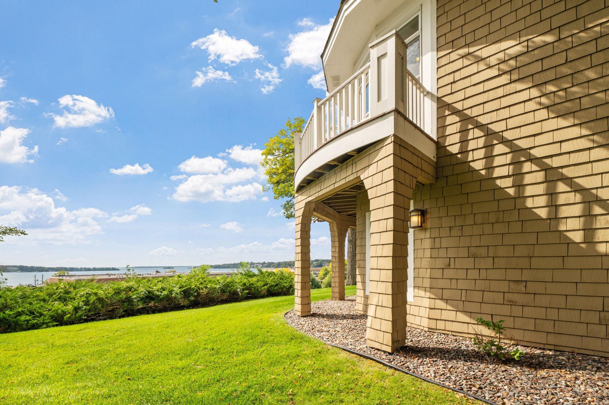 Wayzata, Minnesota, 55391, United States, 4 Bedrooms Bedrooms, ,3 BathroomsBathrooms,Residential,Active,1953718