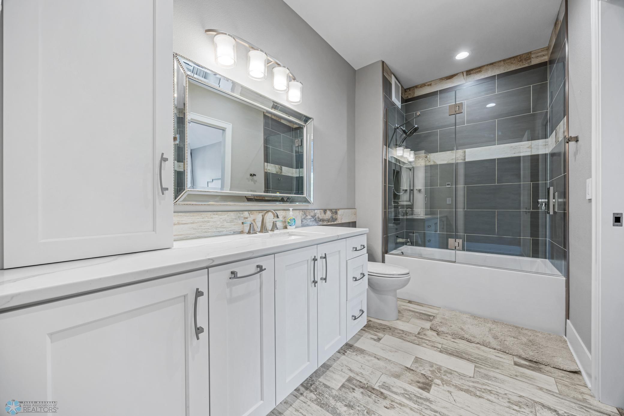 Fargo, North Dakota, 58104, United States, 5 Bedrooms Bedrooms, ,7 BathroomsBathrooms,Residential,Active,1941361