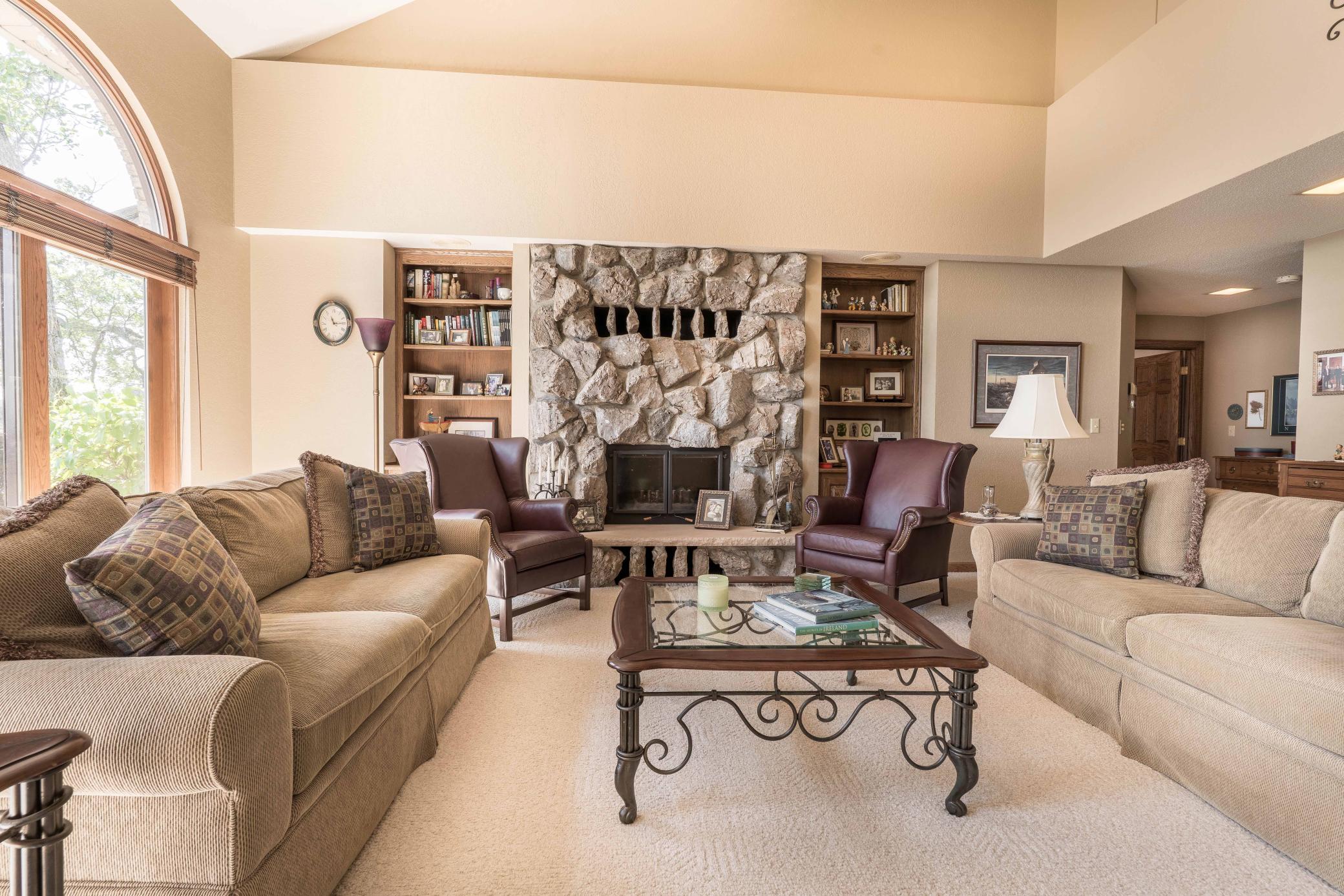 Alexandria, Minnesota, 56308, United States, 4 Bedrooms Bedrooms, ,6 BathroomsBathrooms,Residential,Active,1964256