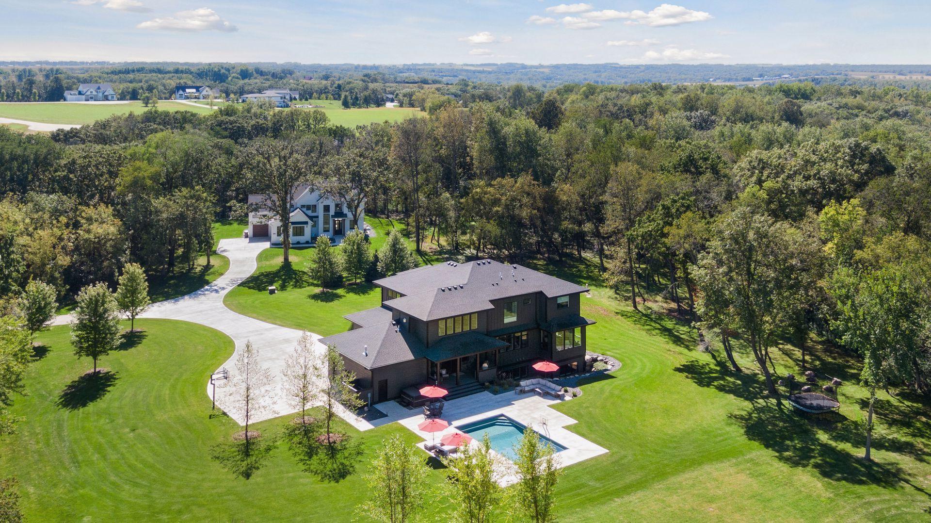 Rochester, Minnesota, 55902, United States, 4 Bedrooms Bedrooms, ,6 BathroomsBathrooms,Residential,Active,1953260